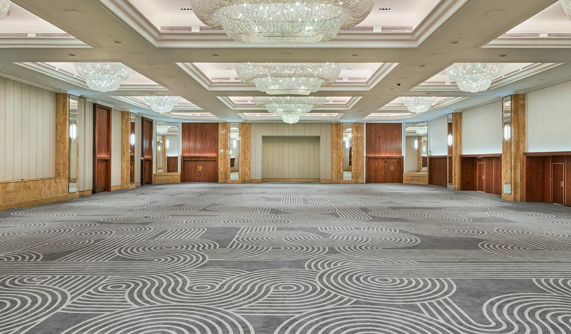 Ballroom at Hilton Park Lane: elegant chandeliers for corporate events and banquets.