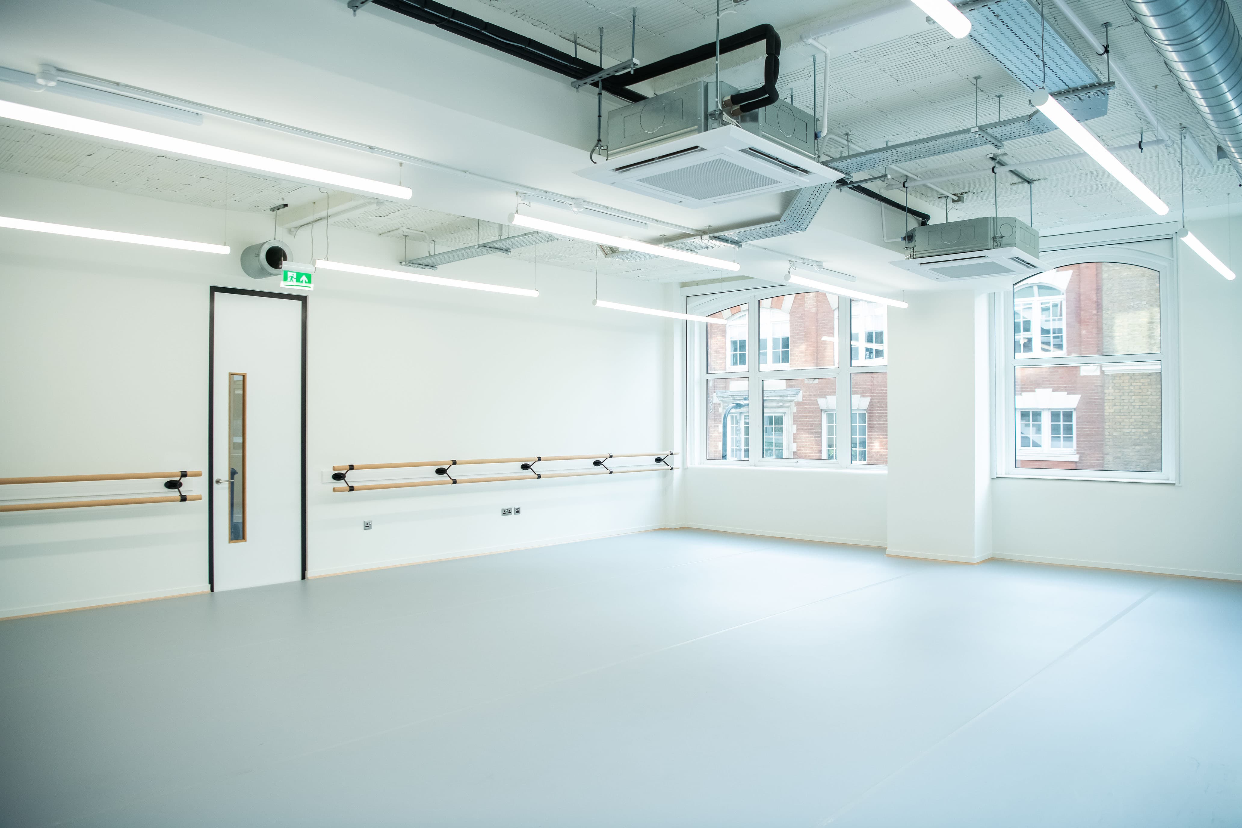Dance Studio - 2w452wis31h.jpg