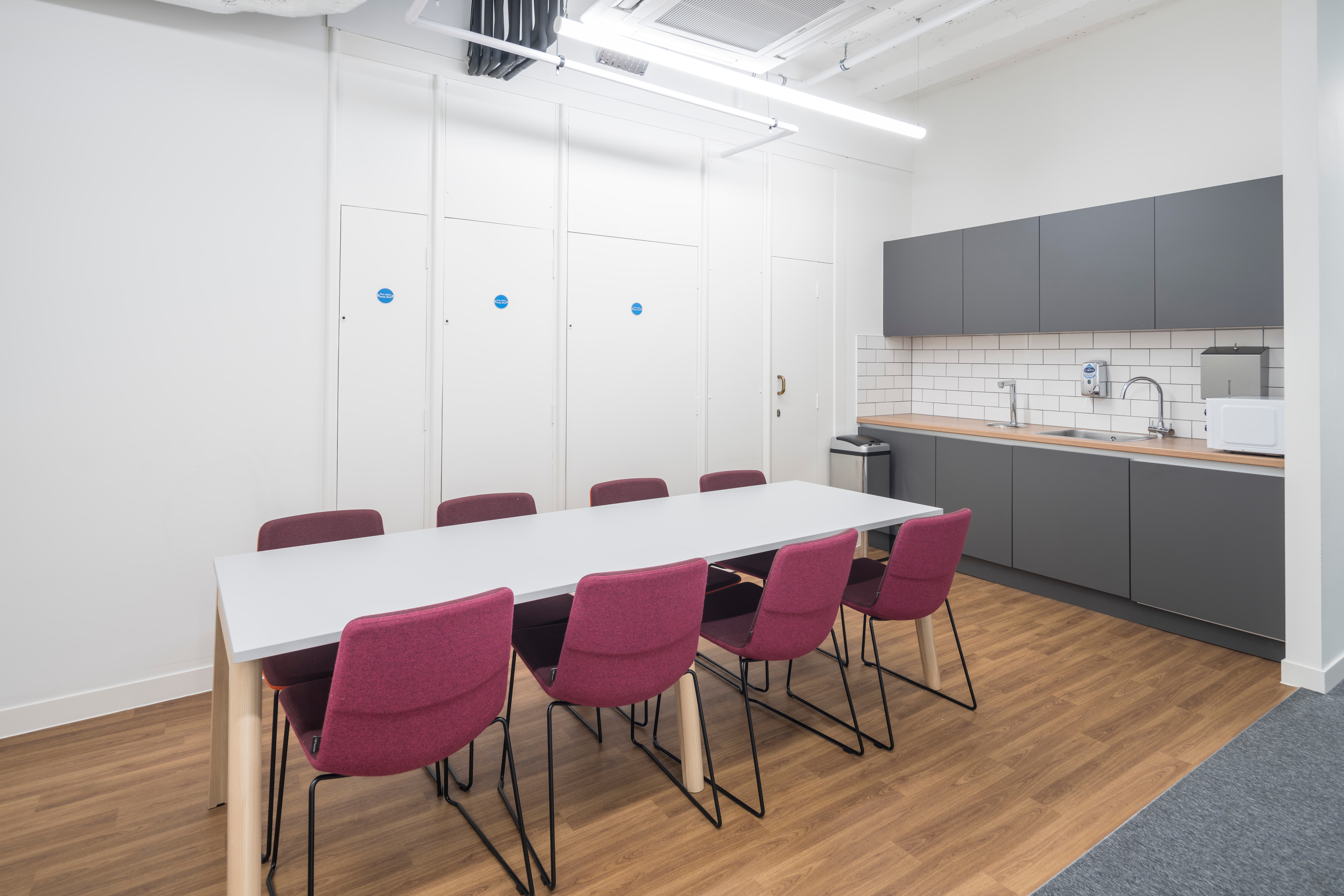 Dance Studio - z03zkzdmnyd.jpg