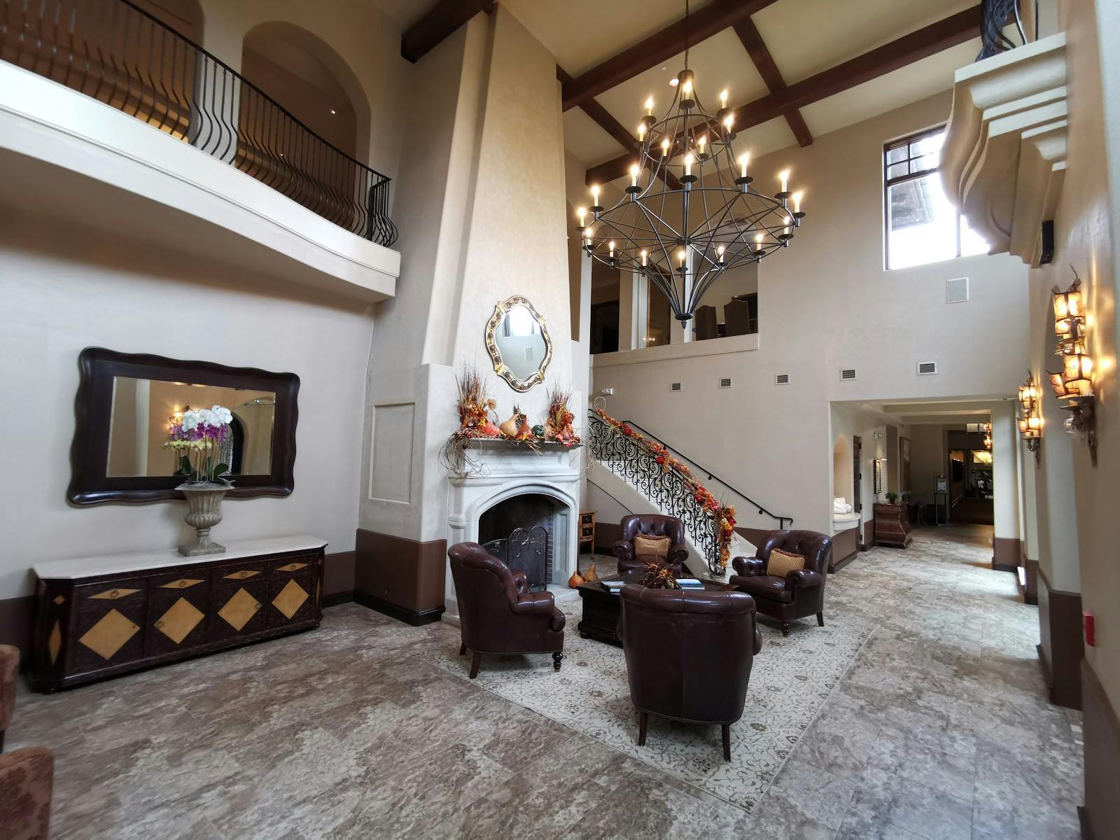 Jack Nicklaus Signature Course lobby, elegant seating for networking events and meetings.