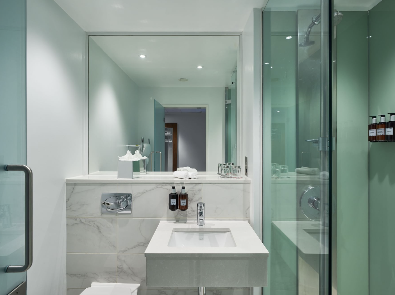 Modern bathroom in The Cumberland Hotel, ideal for events and guest comfort.