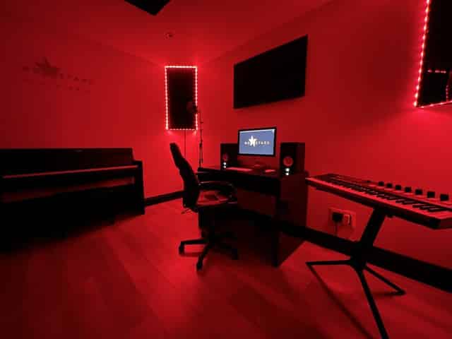Sleek Black-themed Room