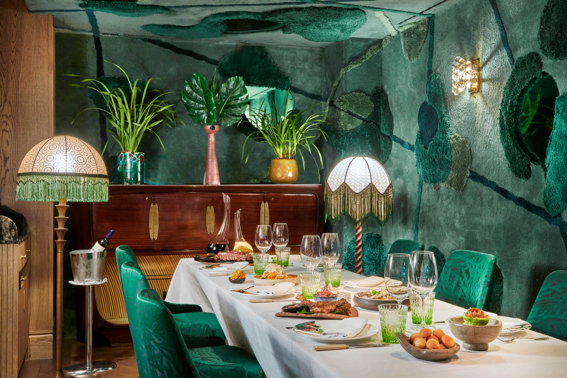 Private dining room in Amazónico London, ideal for upscale gatherings and corporate dinners.