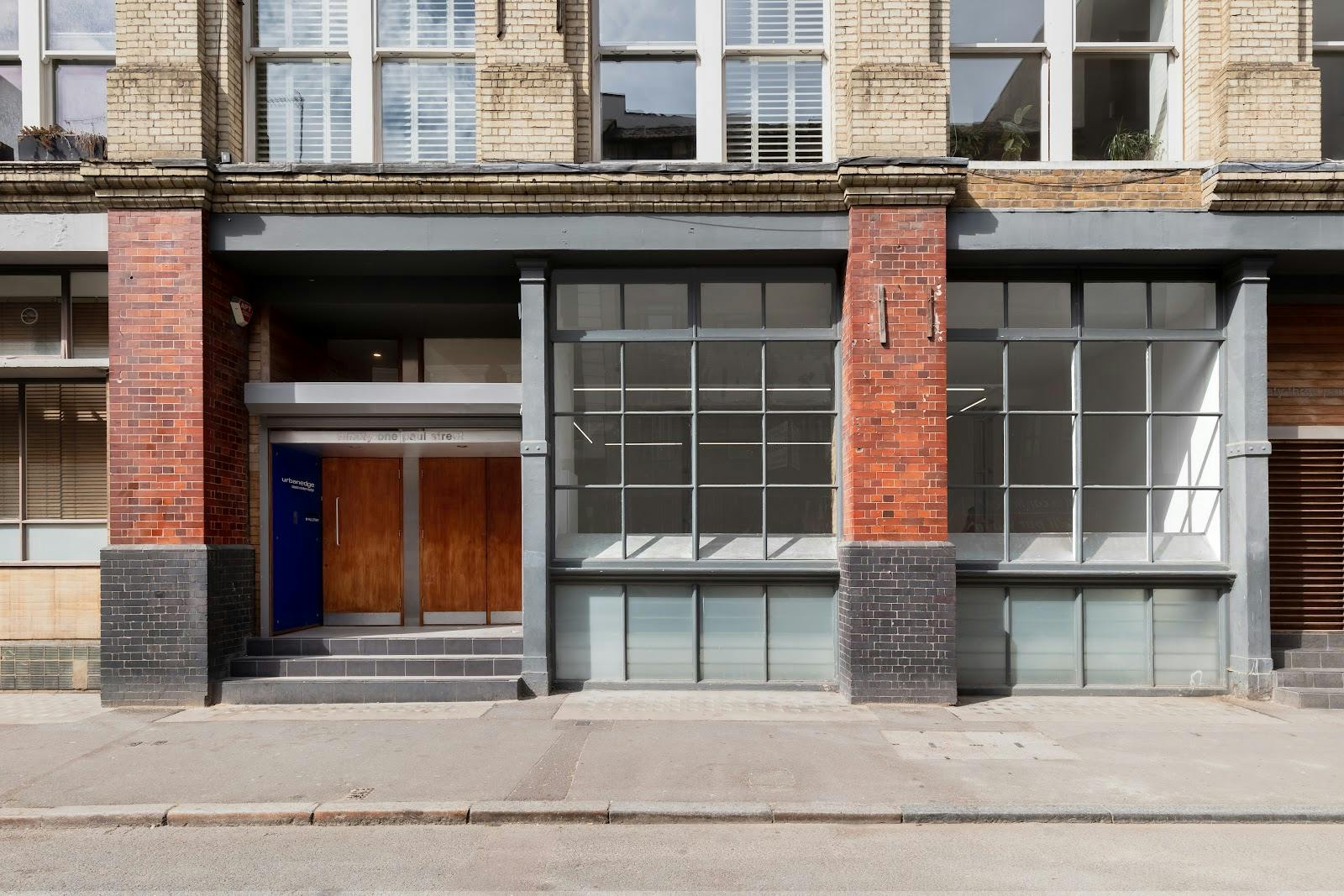 NiCOLETTi Contemporary Art Gallery - >NiCOLETTi</a>