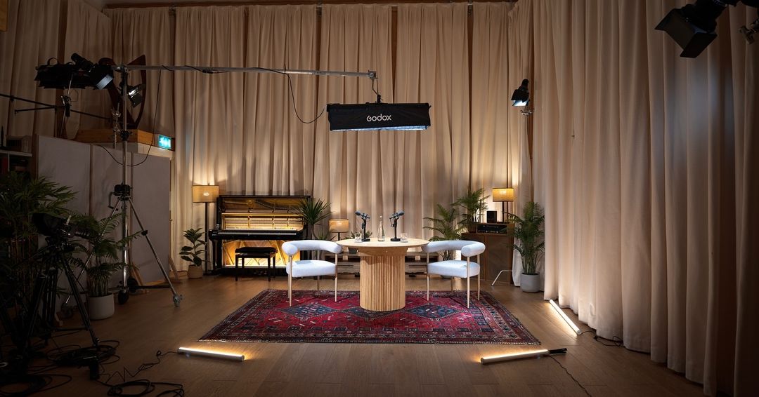 Jefferson Live Room at 80 Hertz Studios, elegant stage for intimate discussions and recordings.