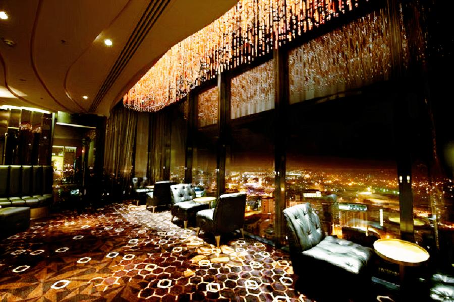 Zeus Lounge in Cloud23: upscale event space with panoramic city views for elegant gatherings.