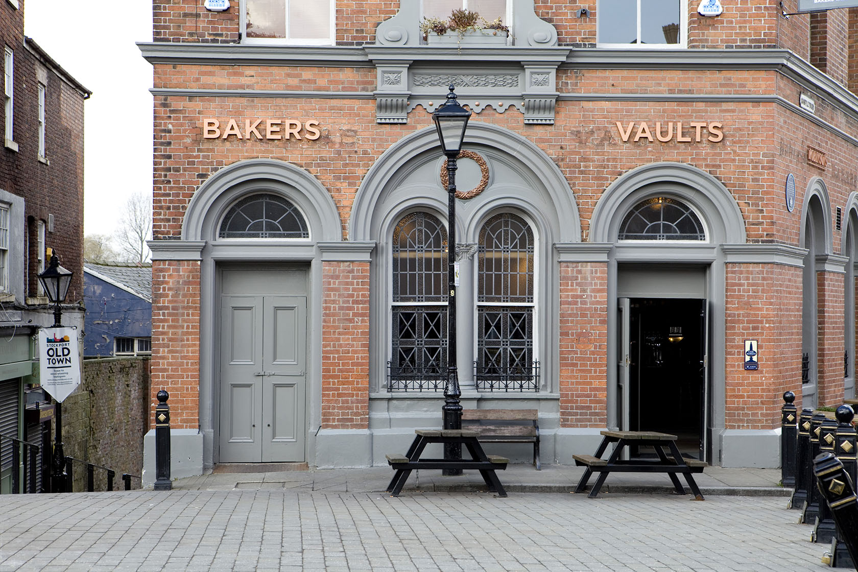 Historic Profolk venue with charming architecture for intimate events and gatherings.