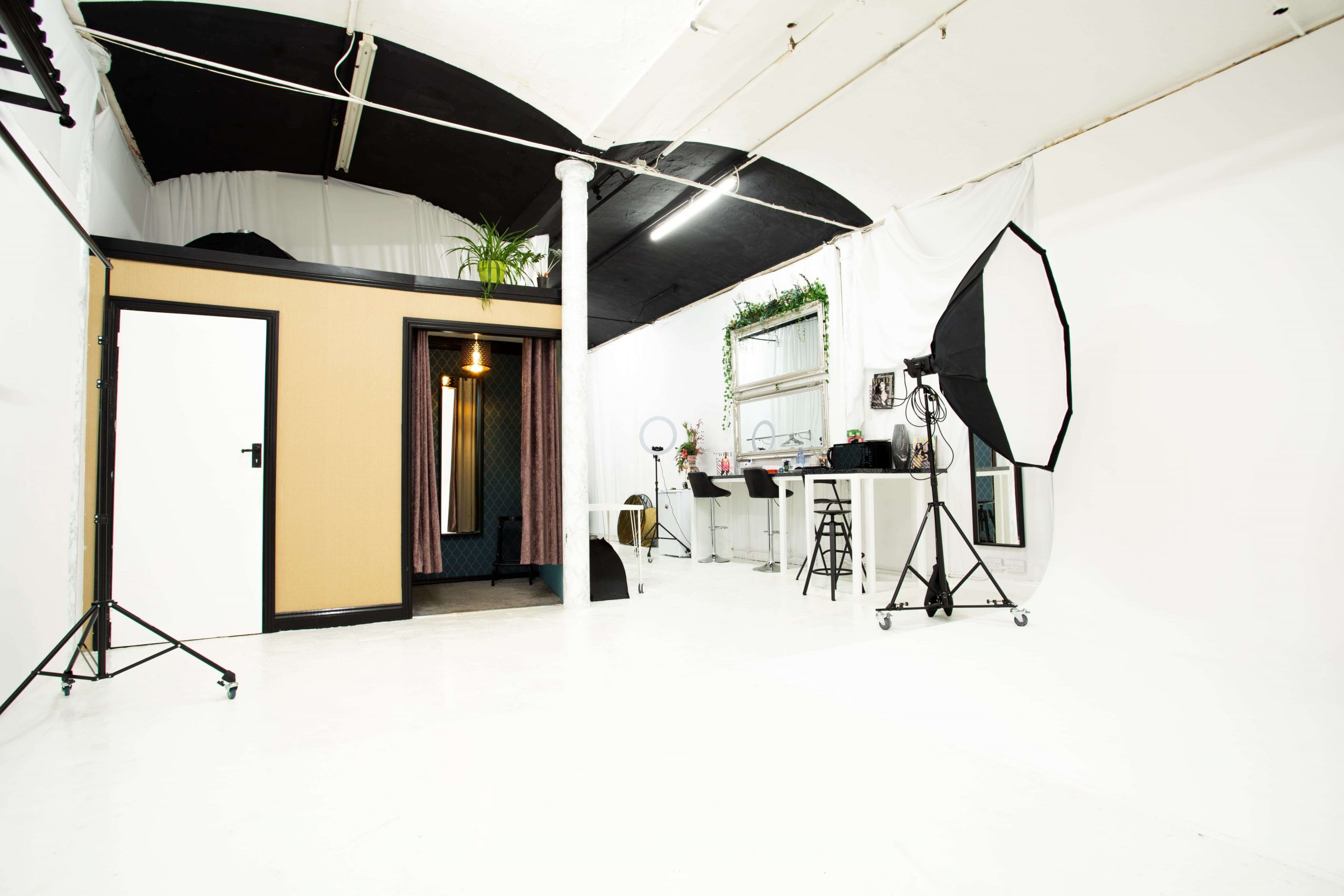 Versatile Studio 2 event space with natural light for workshops and gatherings.