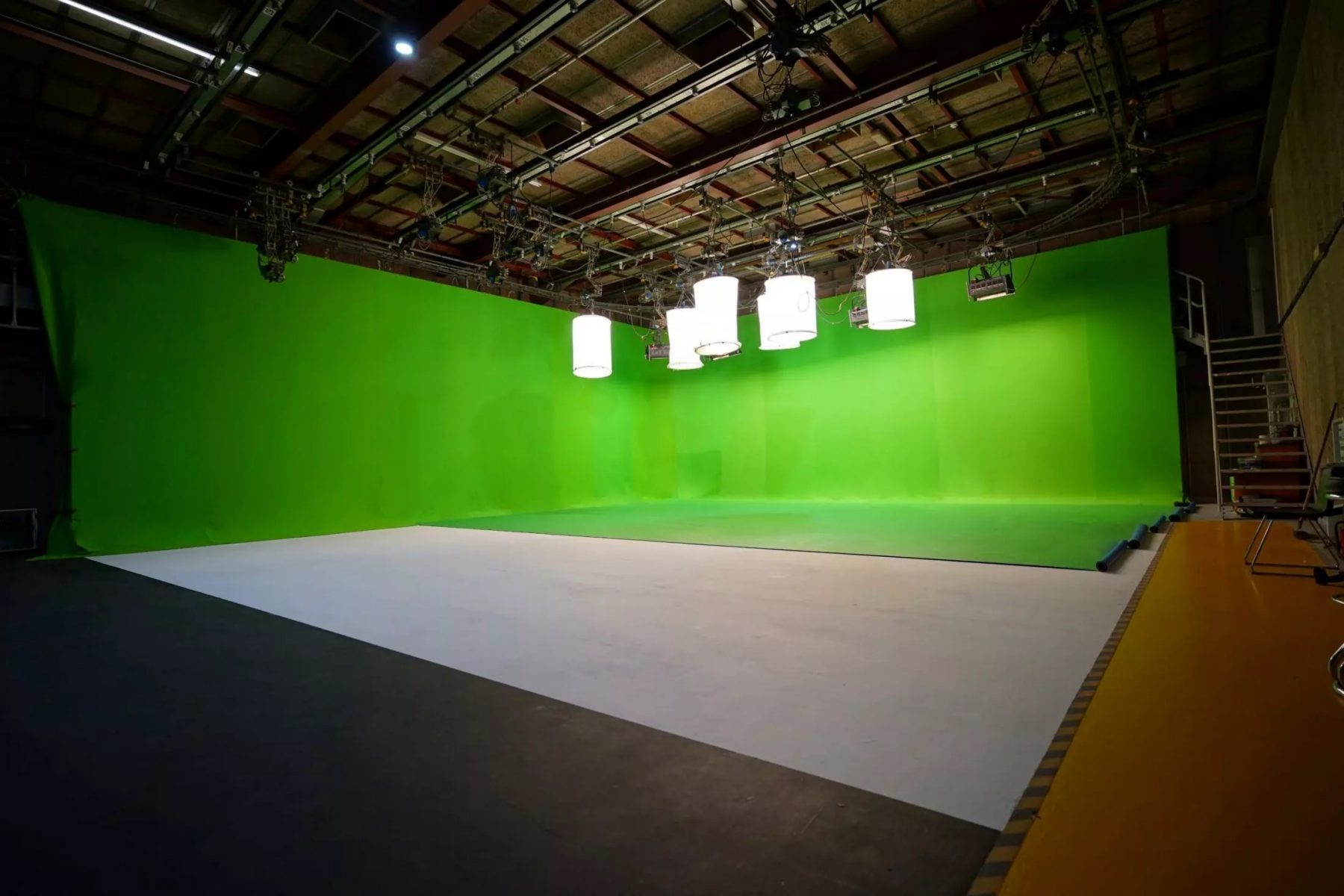 Main Sound Stage in VECTAR Project with green screen for hybrid events and video production.