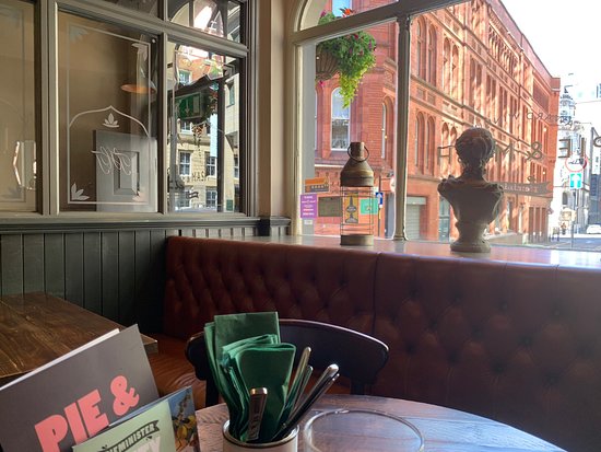 The Town Hall Tavern - Picture of The ...