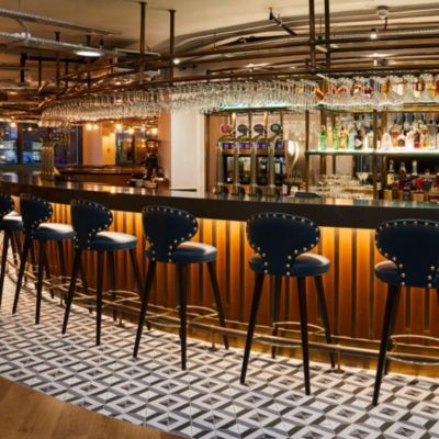 Stylish bar at Hotel Indigo Manchester for networking events and meetings
