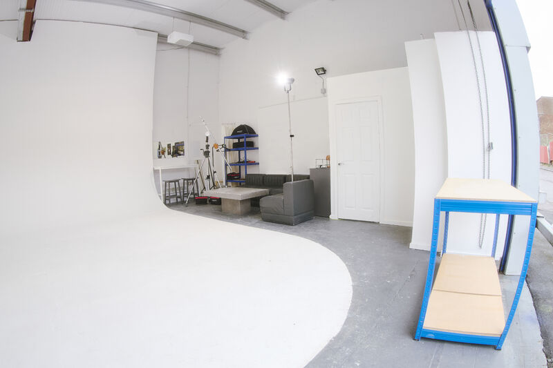Honey Street Studio: versatile event space with clean backdrop for photo shoots and presentations.