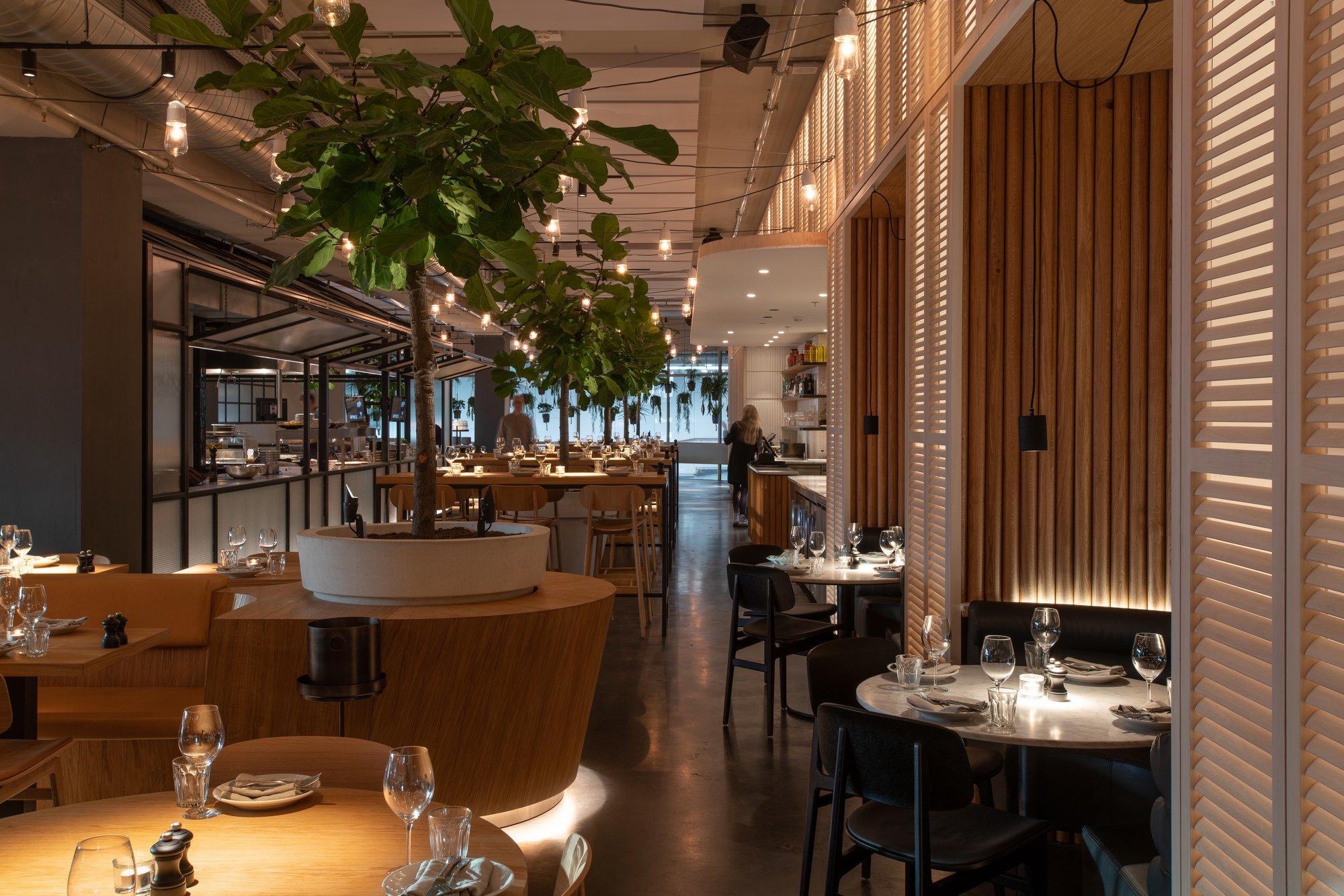 Restaurant NENI met bar The Lemonman in ...