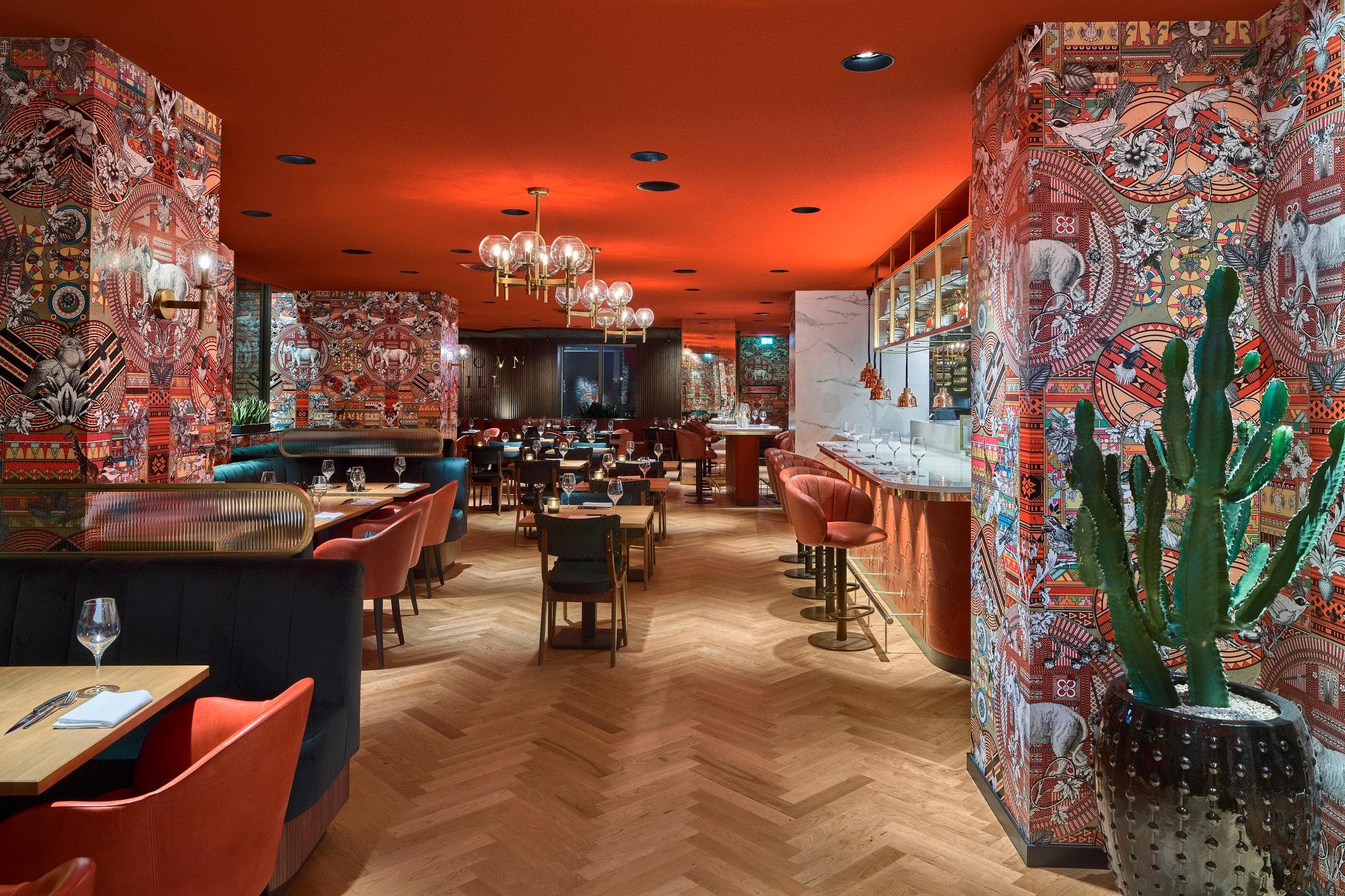 Vibrant Grand Ballroom at Amsterdam Marriott, ideal for networking dinners and events.