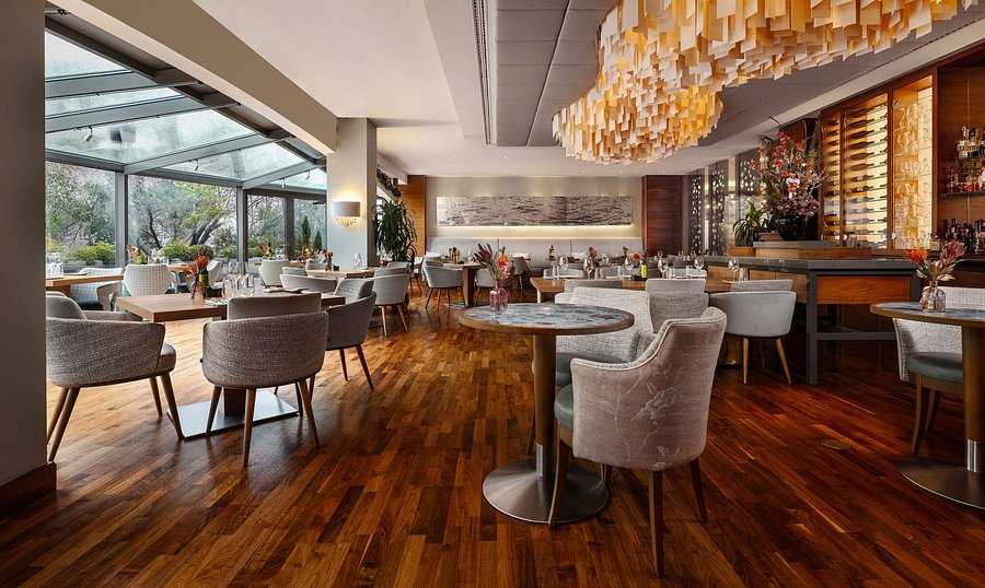 Elegant dining space at Hotel Okura Amsterdam, perfect for meetings and events.