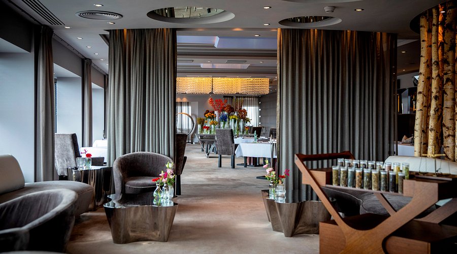 Elegant event space at Hotel Okura Amsterdam, perfect for upscale meetings and gatherings.