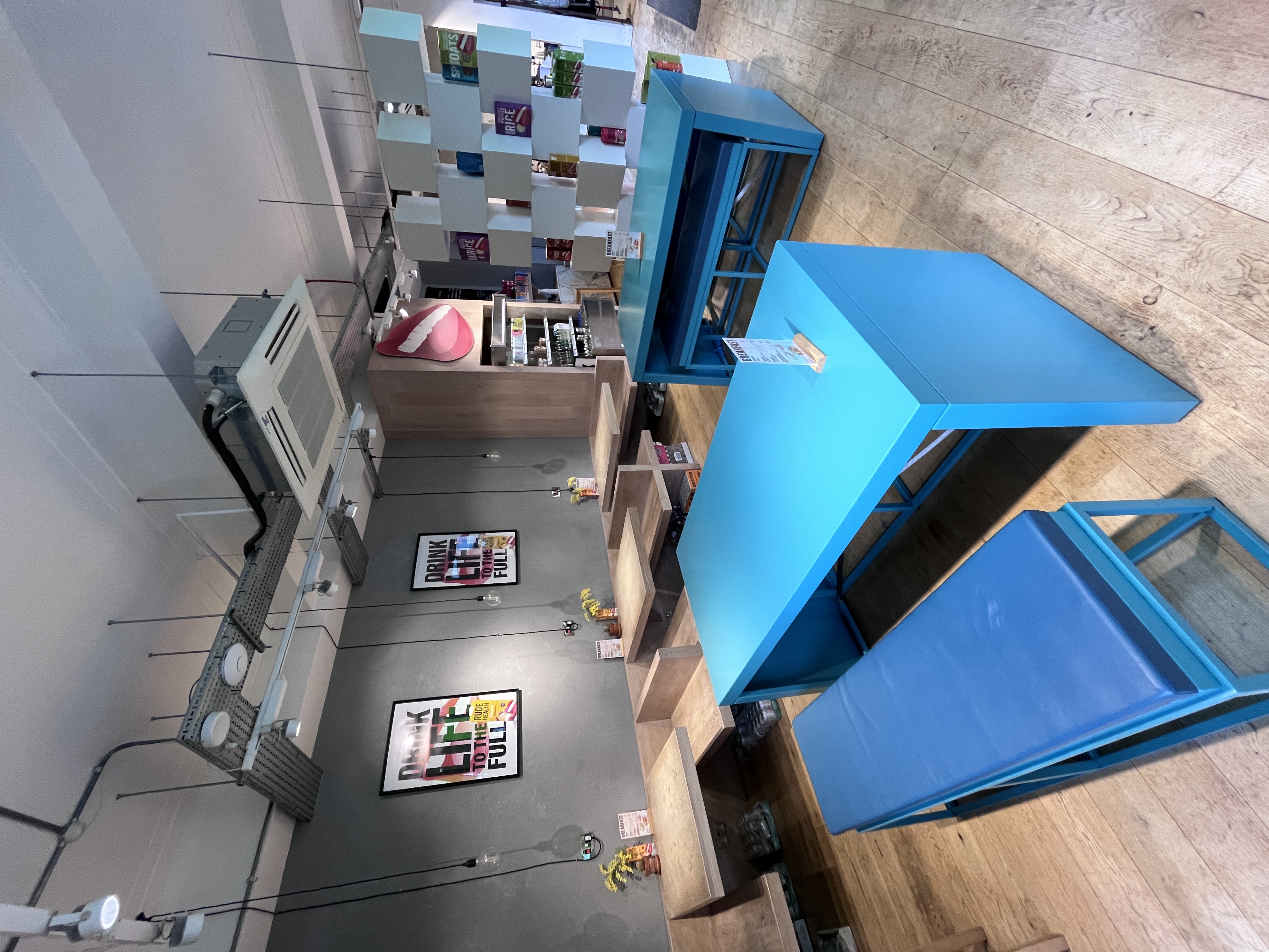 Cafe - gxre03fkpjr.JPG