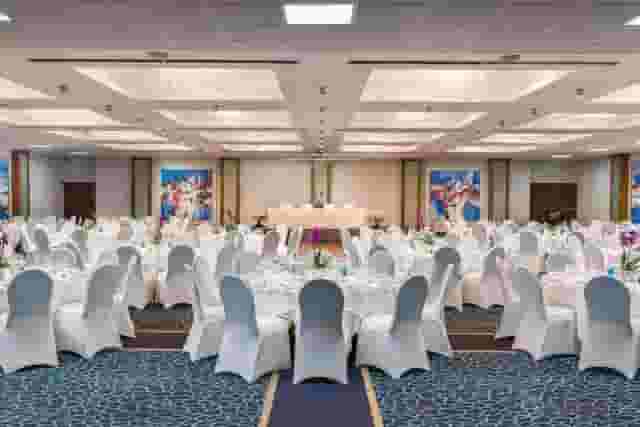 Renaissance London Heathrow Hotel