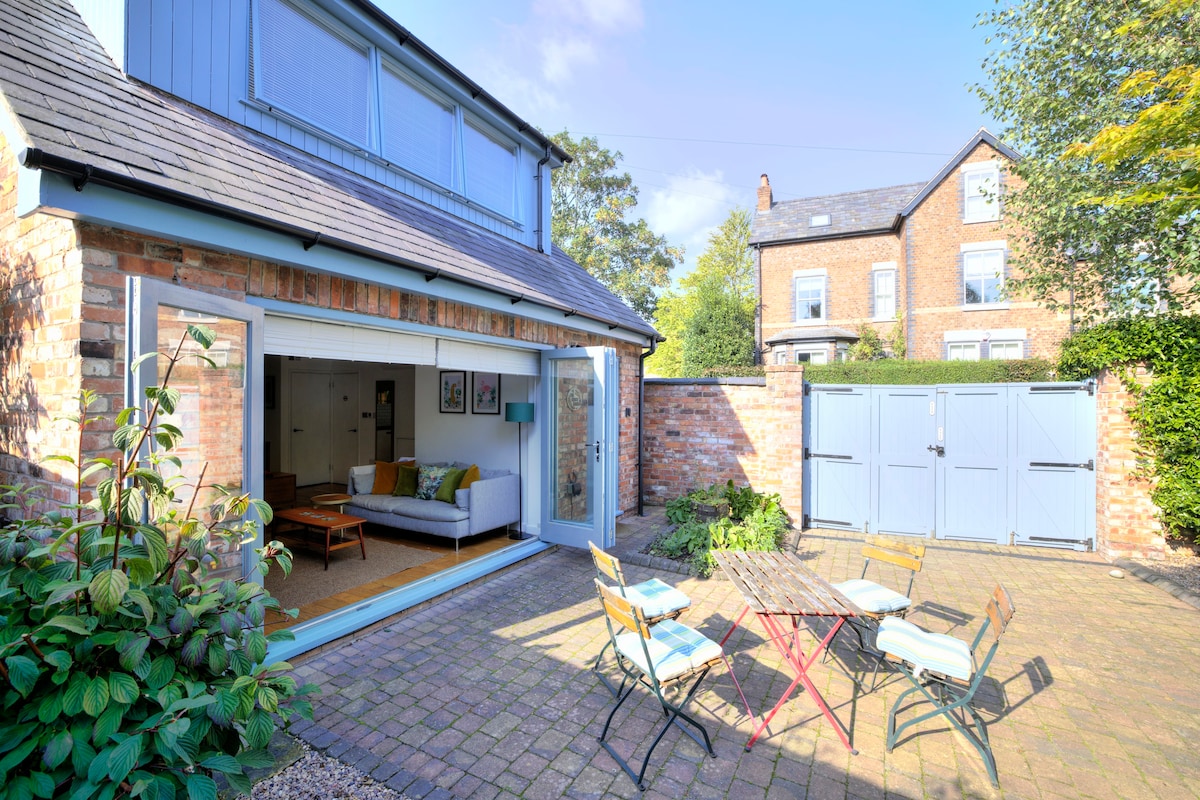 Charming Patio at Quarter House, perfect for intimate gatherings and team events.