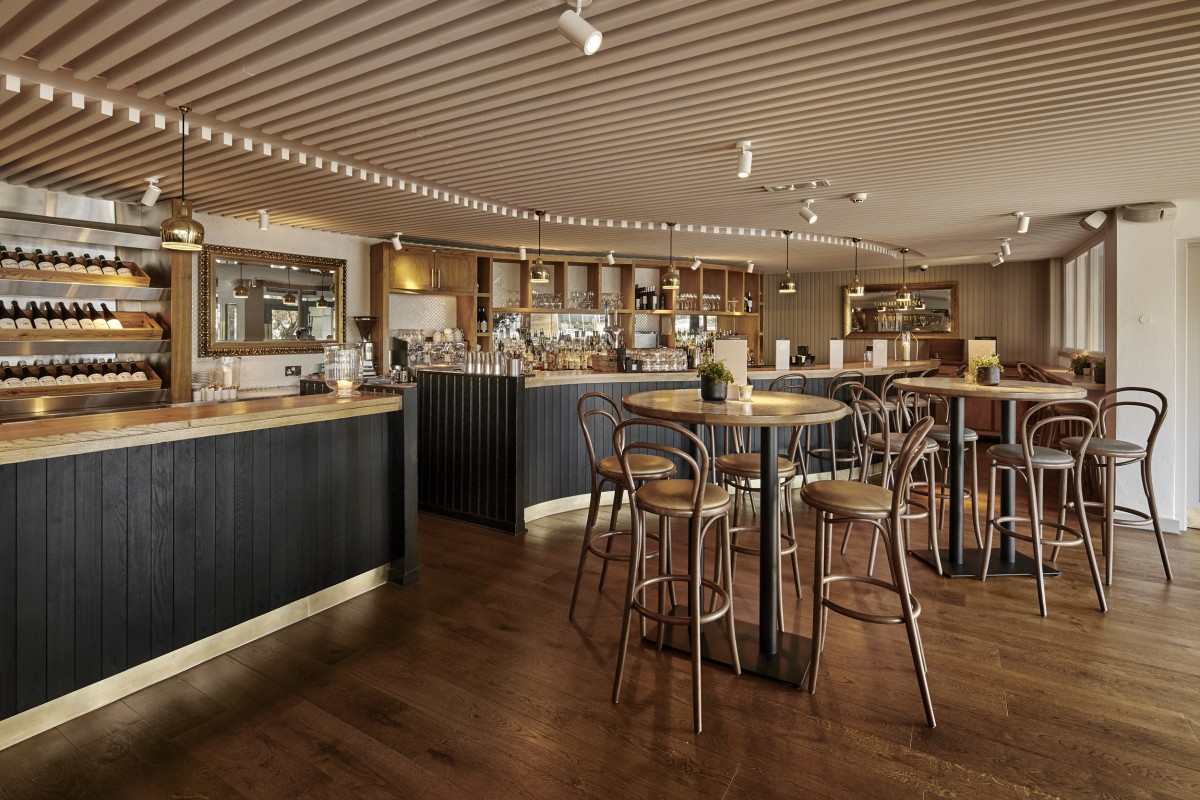 Stylish Gusto Italian restaurant in Cheadle Hulme, ideal for networking events and meetings.