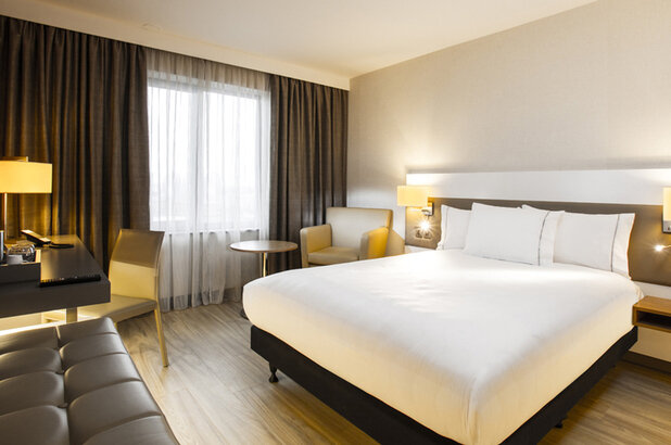 AC Hotel Manchester Salford Quays ...