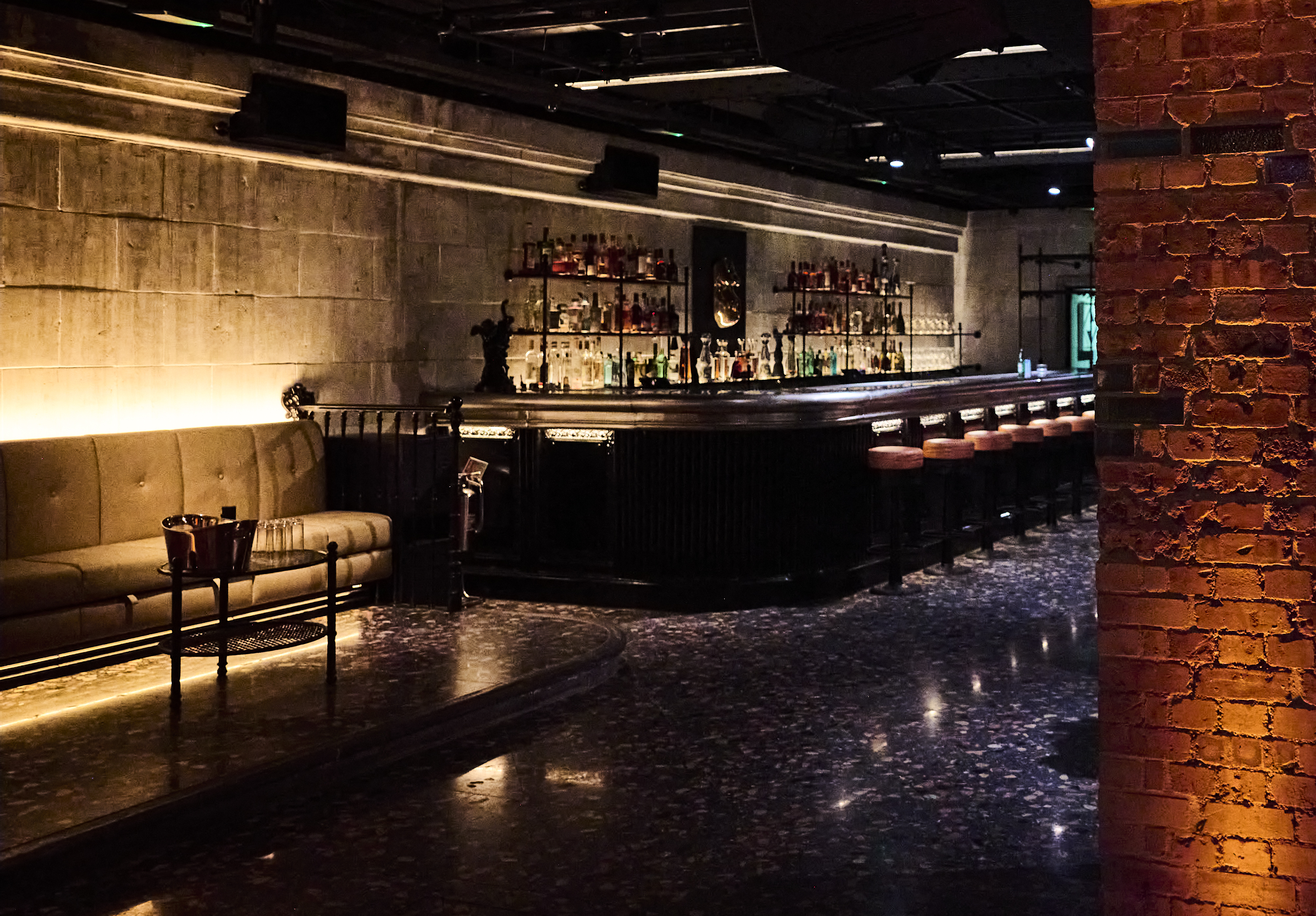 Stylish bar in BEAT London, perfect for cocktail receptions and networking events.