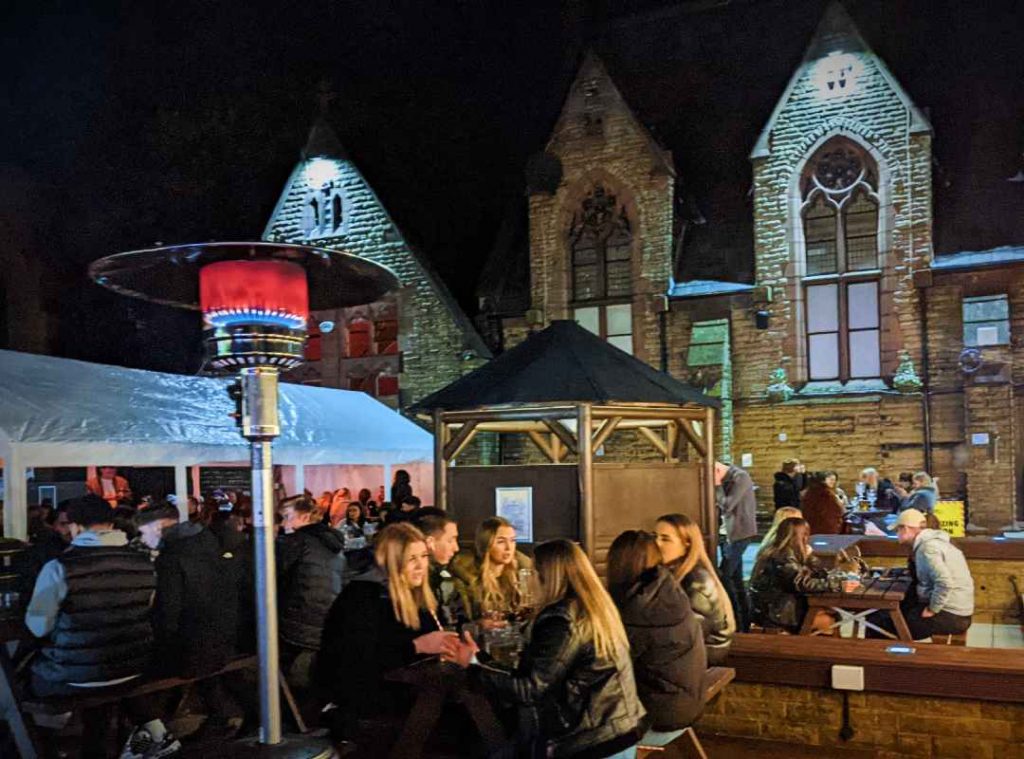 Fallowfield Beer Garden – 256 Fallowfield