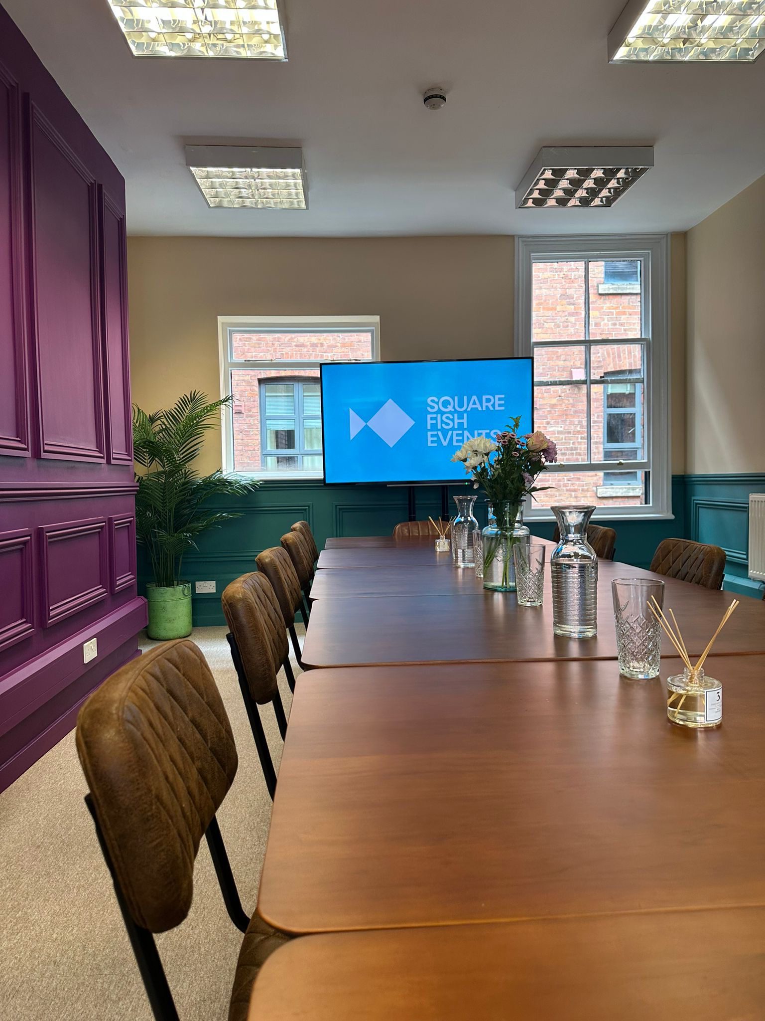 MEETING ROOMS | Gran T's Coffee House