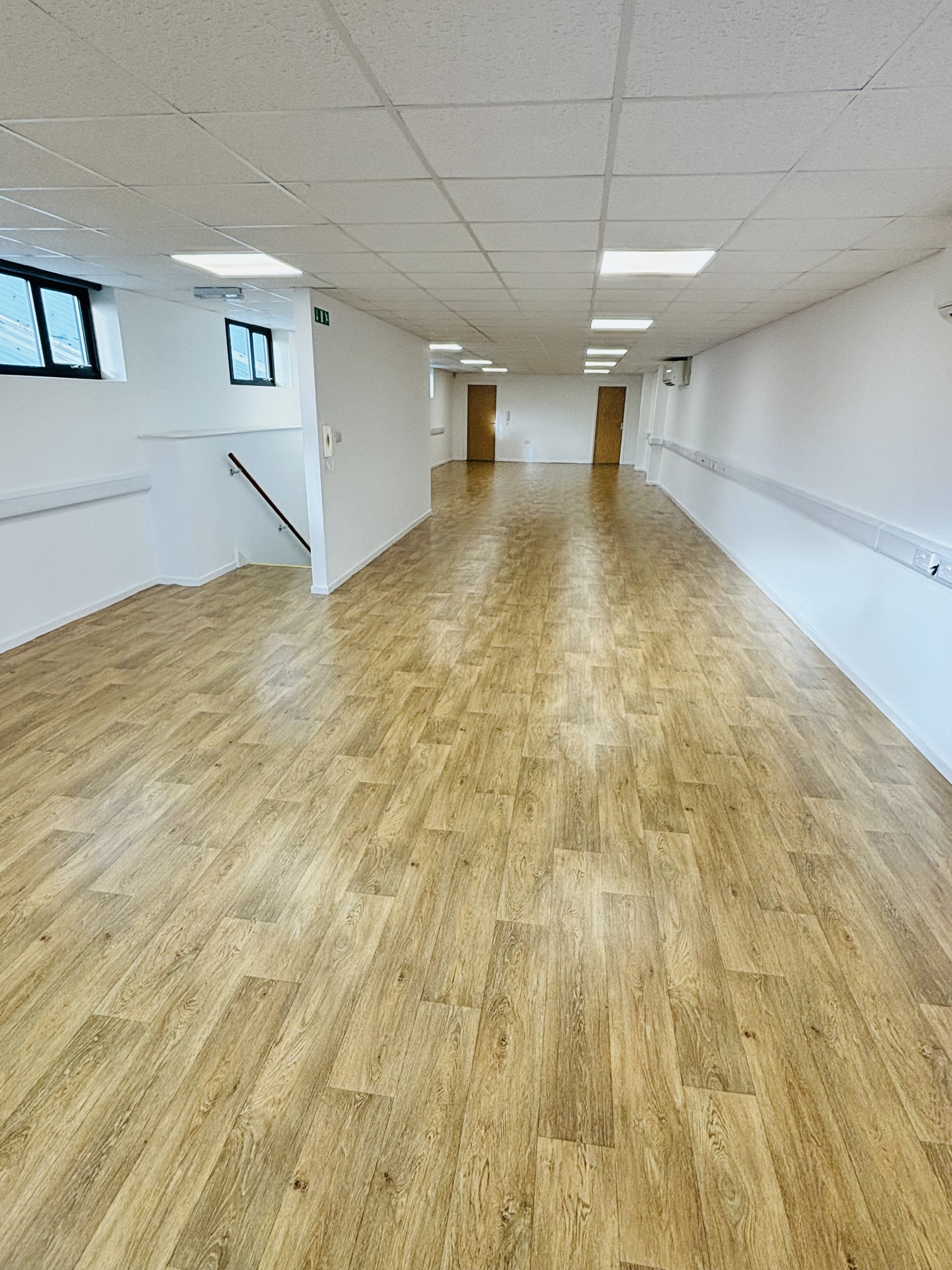Loft Studio in Bristol: spacious event room with wooden floor, ideal for workshops and receptions.