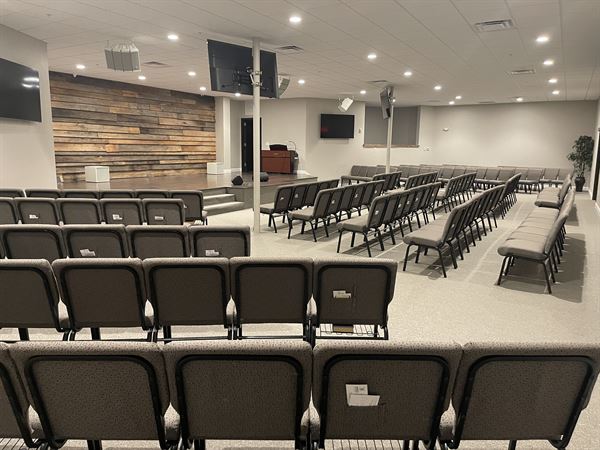 Spring Hill event hall seating, business meeting presentation
