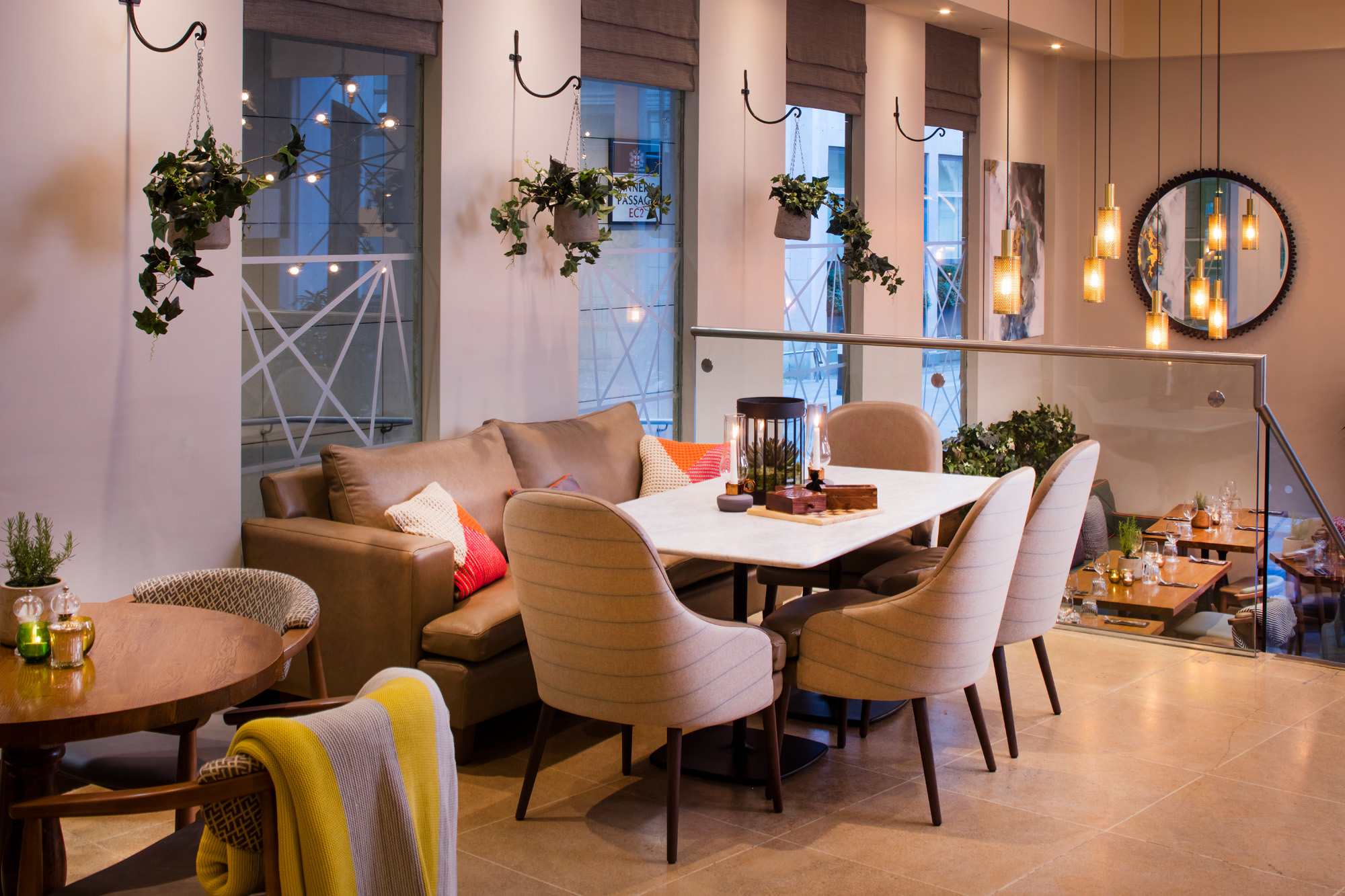 Stylish meeting space with comfortable seating for creative gatherings and networking events.