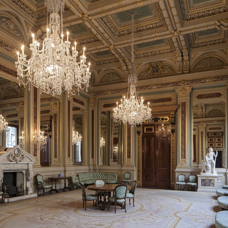 Elegant Drawing Room in Drapers' Hall with ornate chandeliers for upscale events.