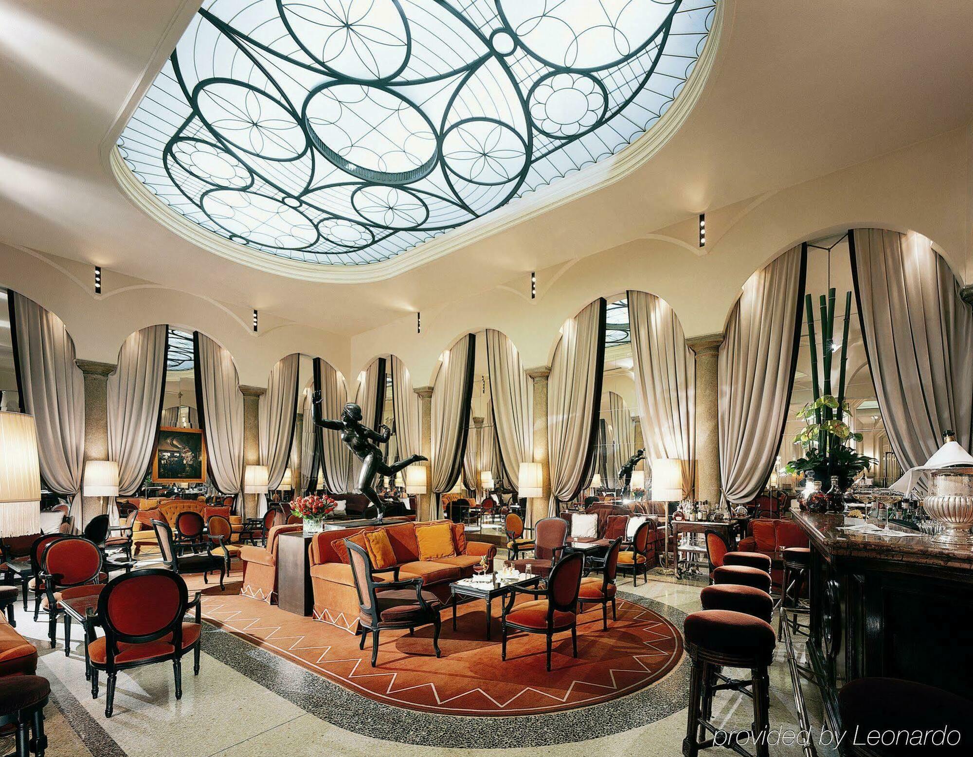 Elegant lobby of Gerry's Bar, Grand Hotel et de Milan, ideal for upscale events and meetings.