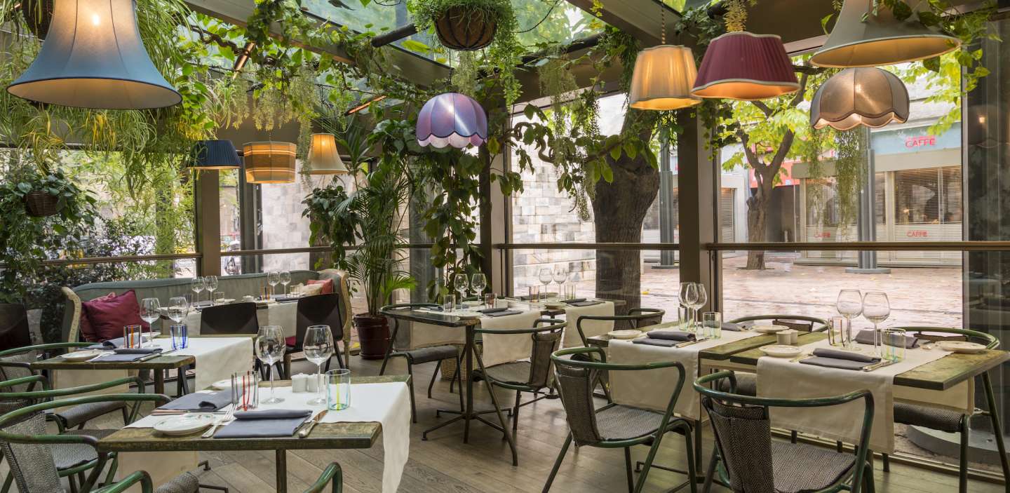 Giordano Lounge at Grand Hotel et de Milan with elegant décor for events and gatherings.