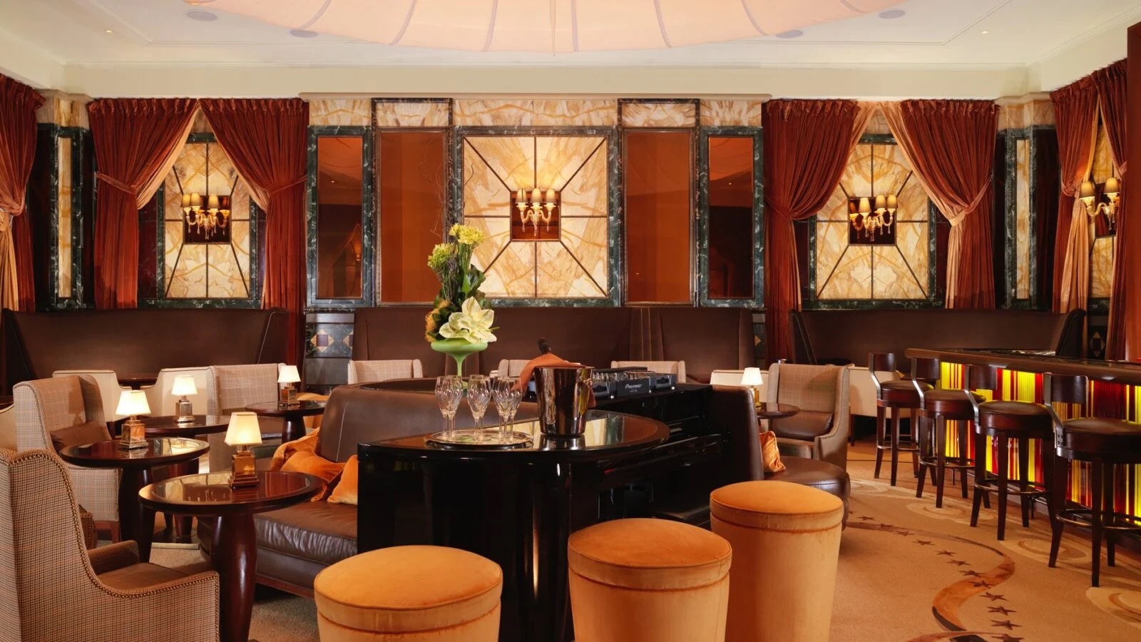 Sophisticated lounge at Club Principe, ideal for cocktail receptions and networking events.