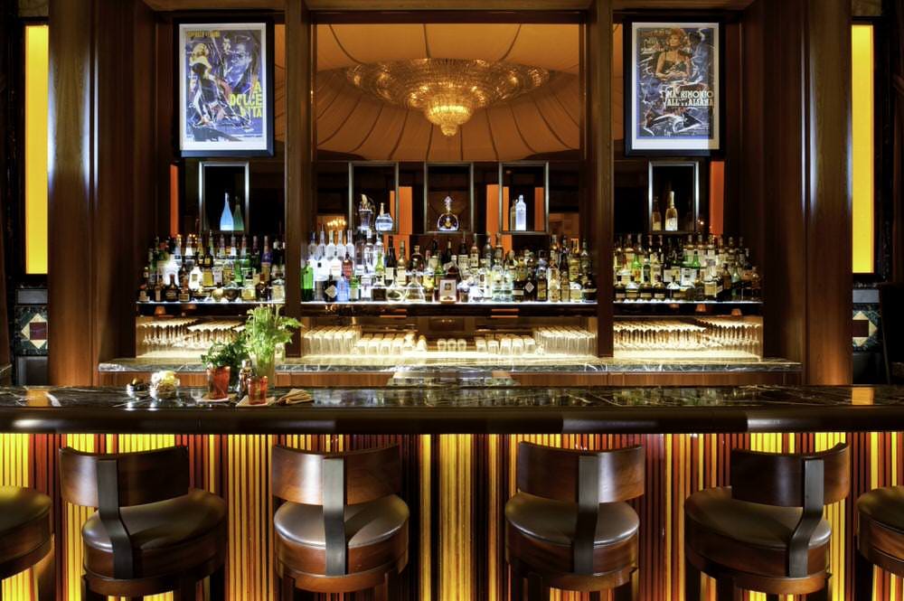 Elegant bar at Club Principe, perfect for networking events and cocktail receptions.