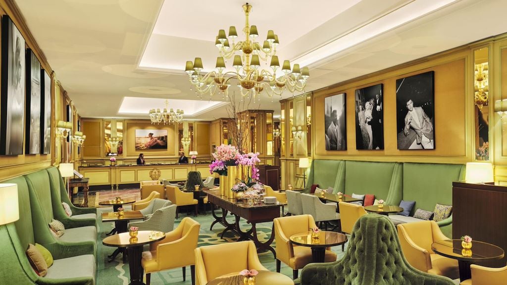 Elegant lounge at Hotel Principe di Savoia, perfect for networking events and meetings.
