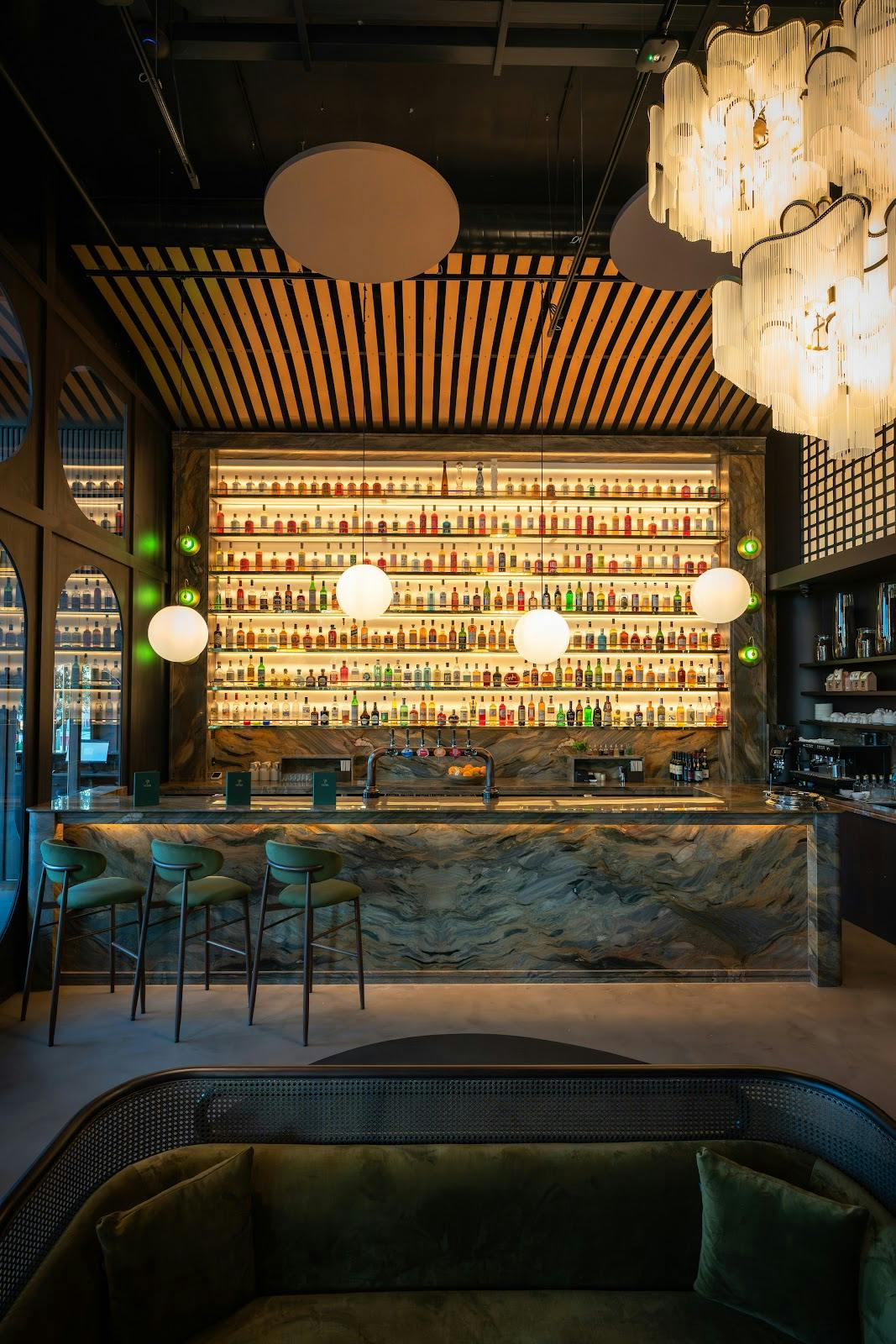 HERA Greek Restaurant - >HERA Restaurant</a>