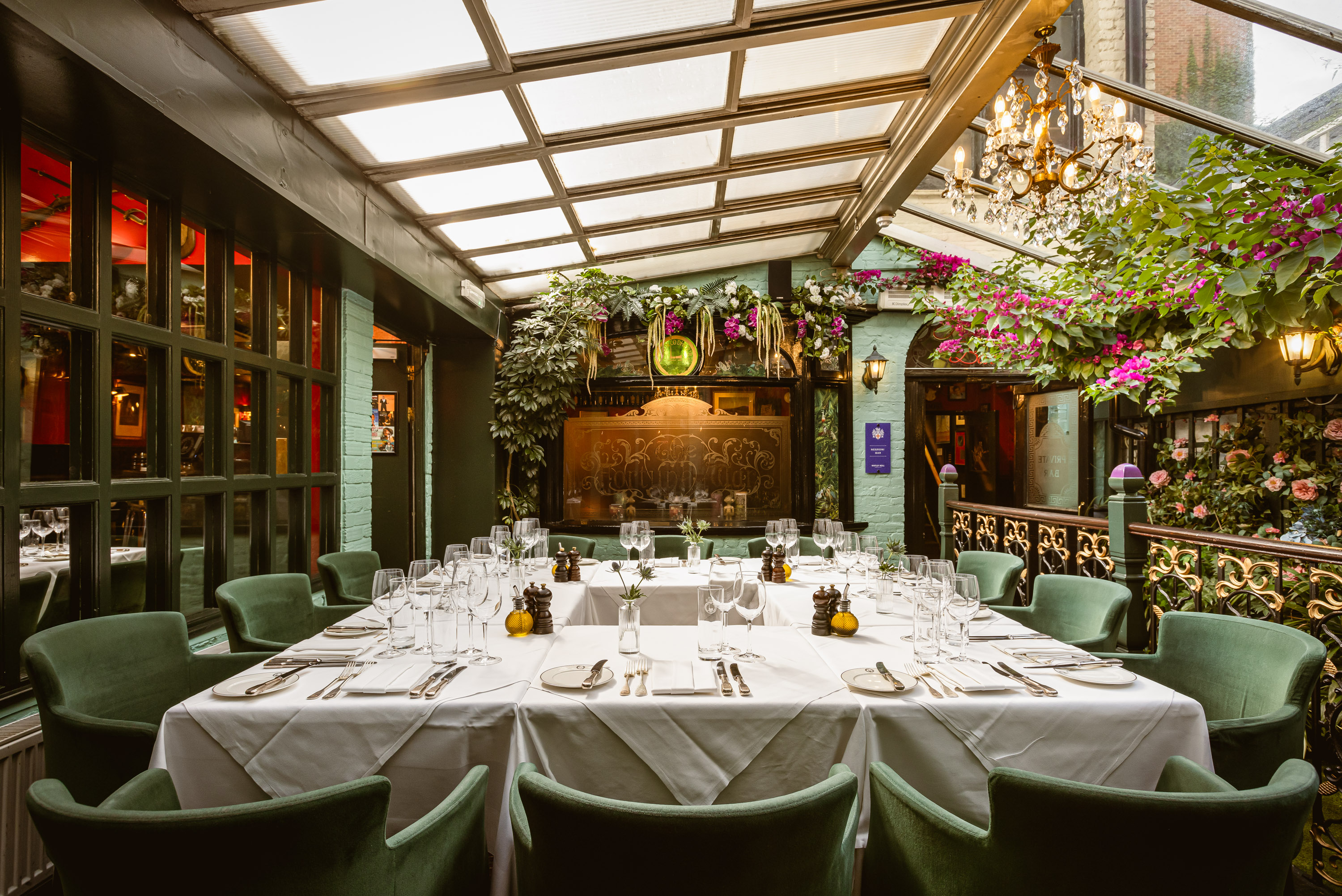 Elegant dining space in Boisdale of Belgravia’s Courtyard Garden for intimate events.