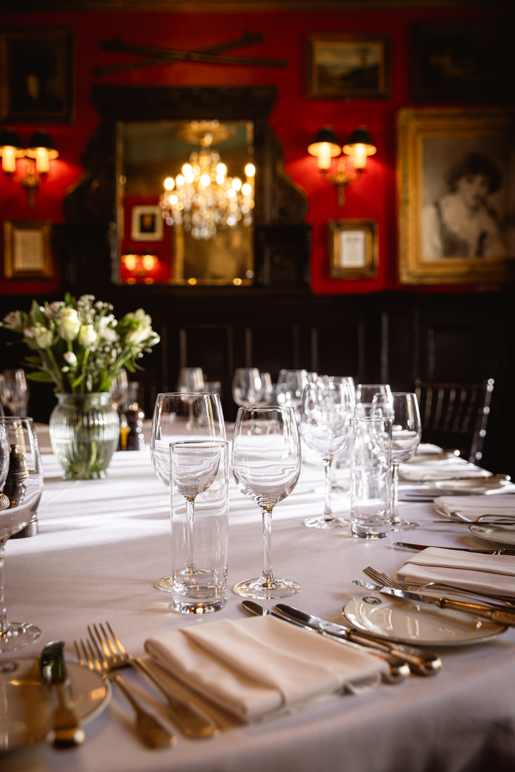 Elegant dining table at Auld Restaurant, Boisdale of Belgravia, perfect for upscale dinners.