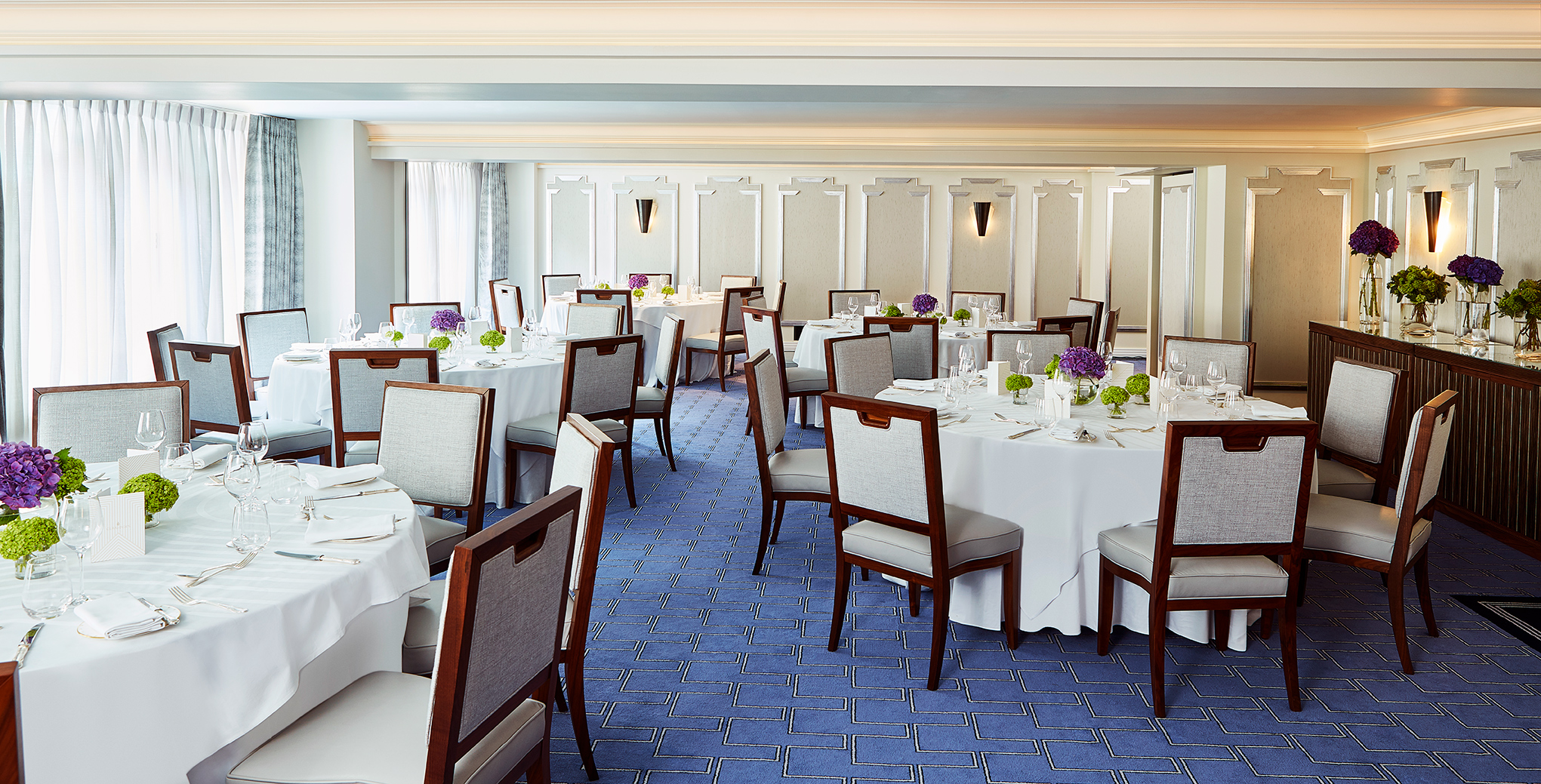 Elegant dining setup at Claridge's for corporate events and weddings.