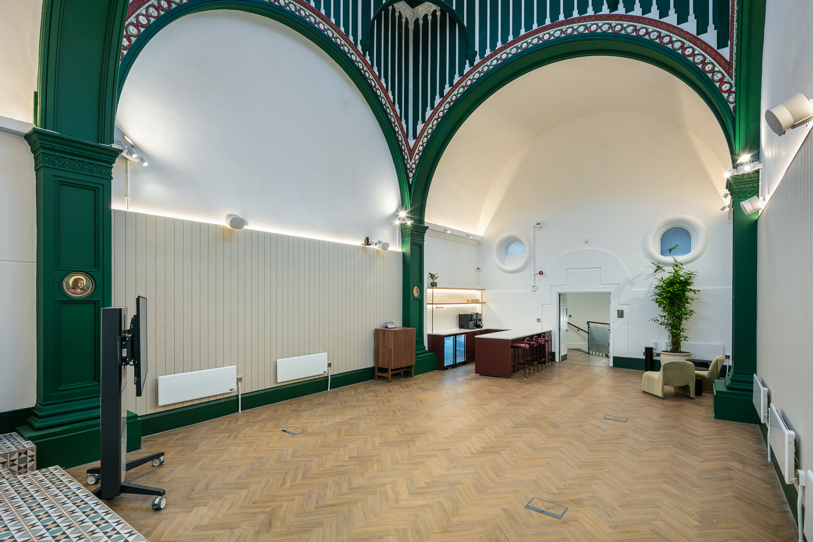 Chapel at Elmtree: spacious event room with arched ceilings for workshops and meetings