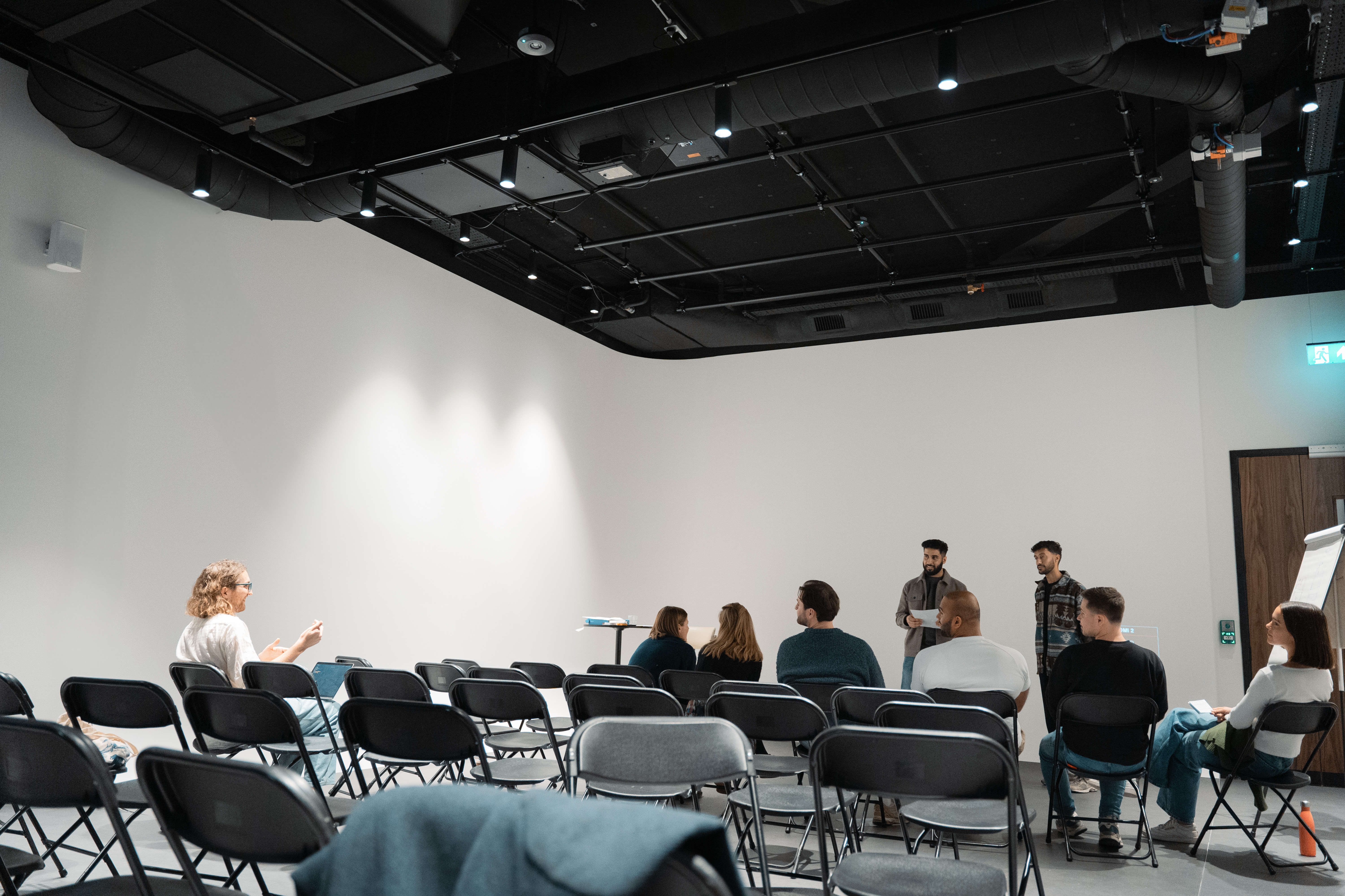 Modern meeting space at Qube Elephant Lounge for workshops and brainstorming sessions.