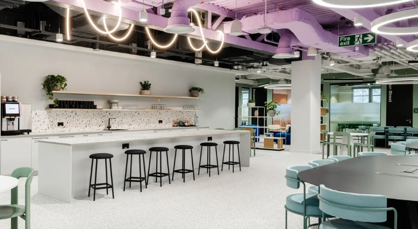 Huckletree Liverpool St. event space, island seating, networking workshop