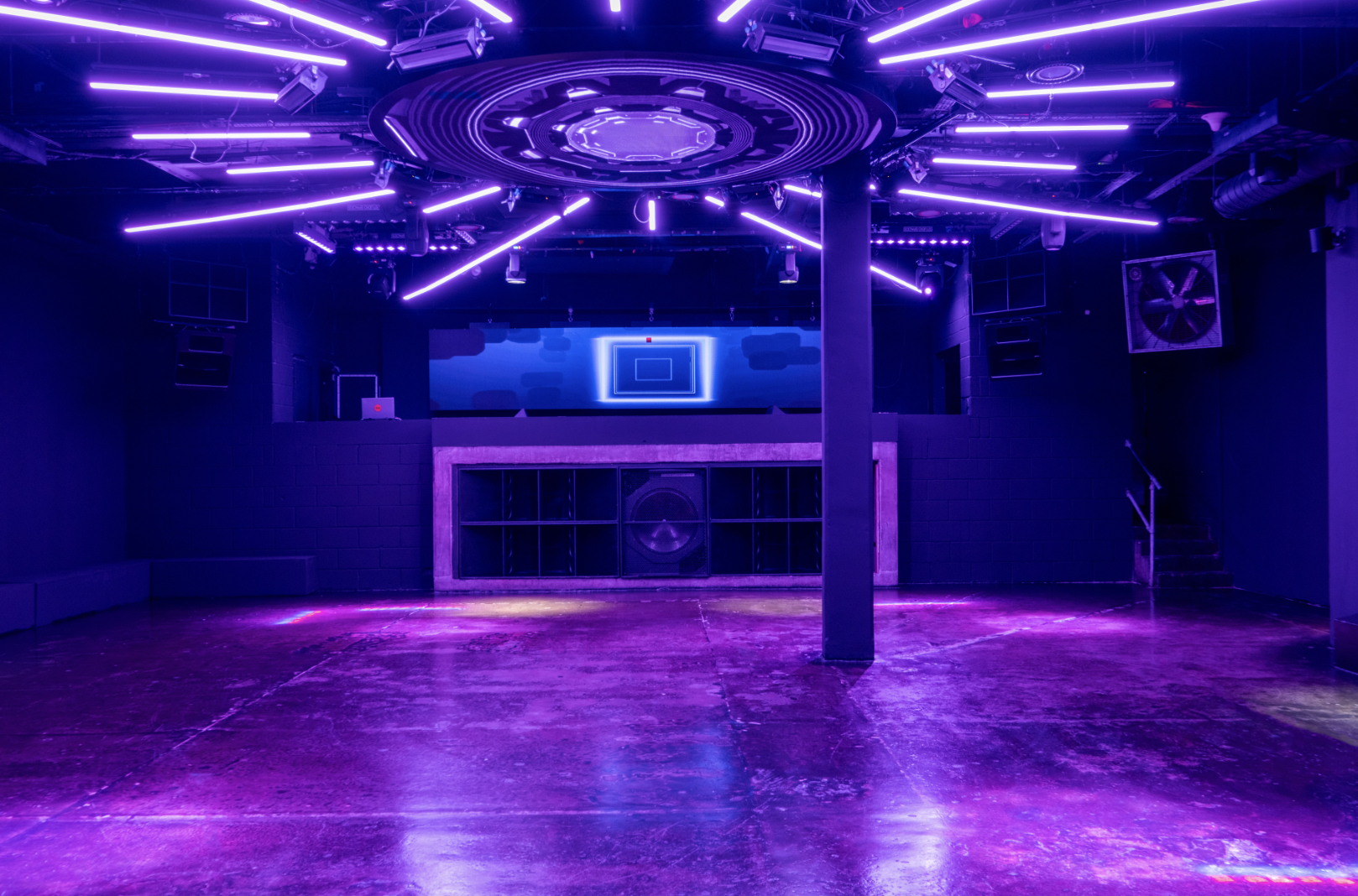 The Black Studio - au1xlukebtb.png