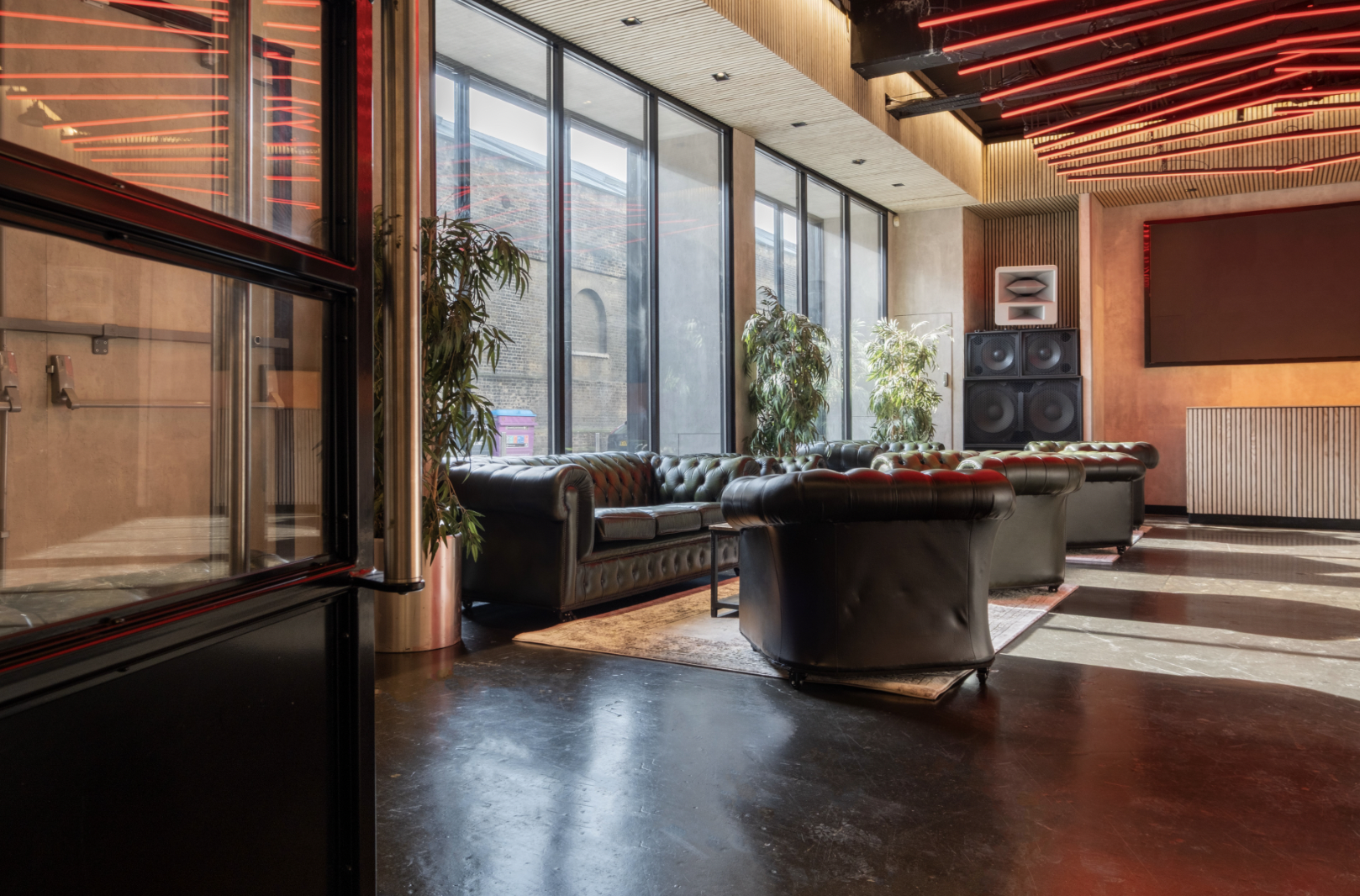 The Onyx Bar - 011d4bxv3wg.png