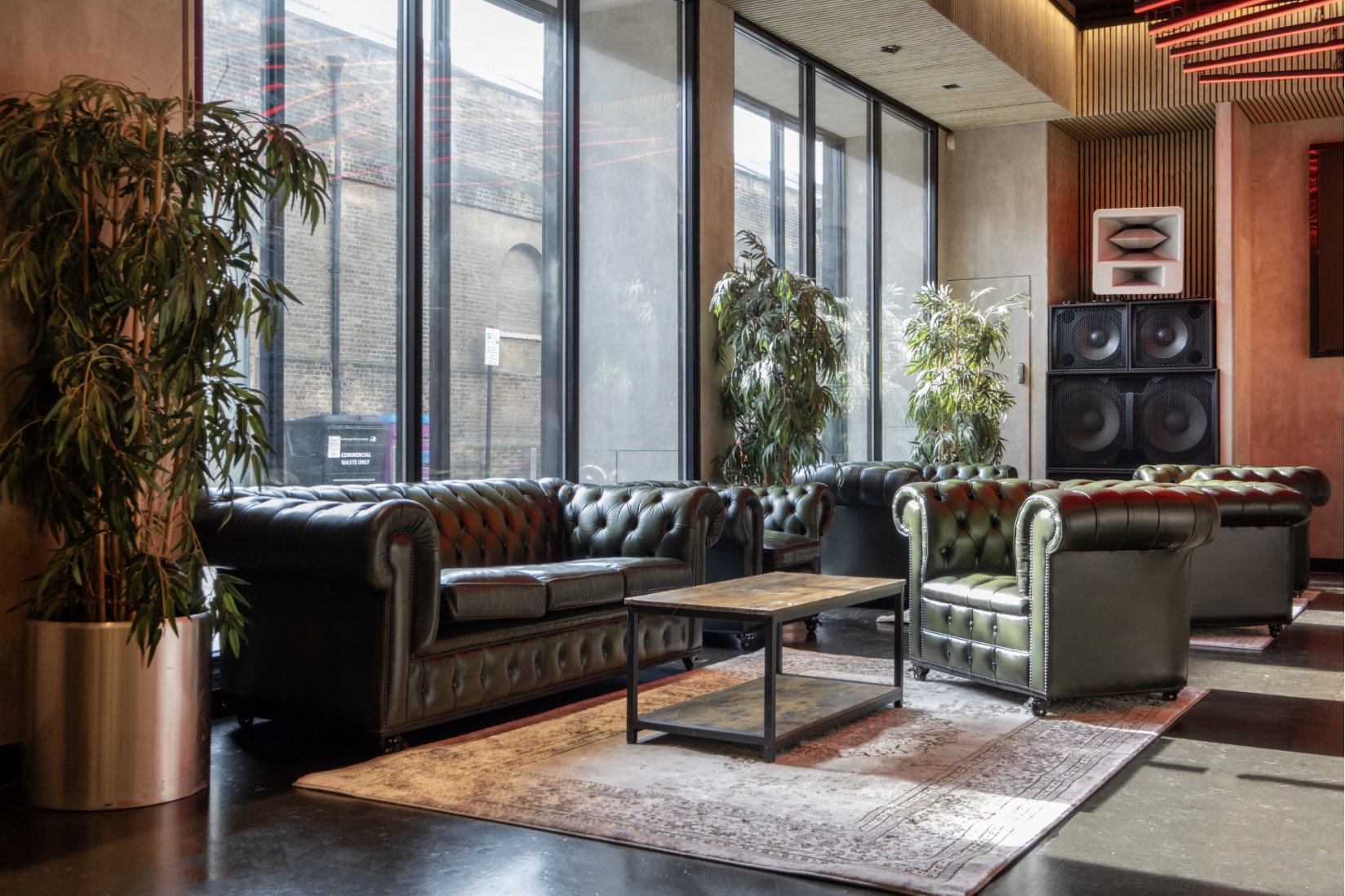 The Onyx Bar - ucevmcdqucs.png