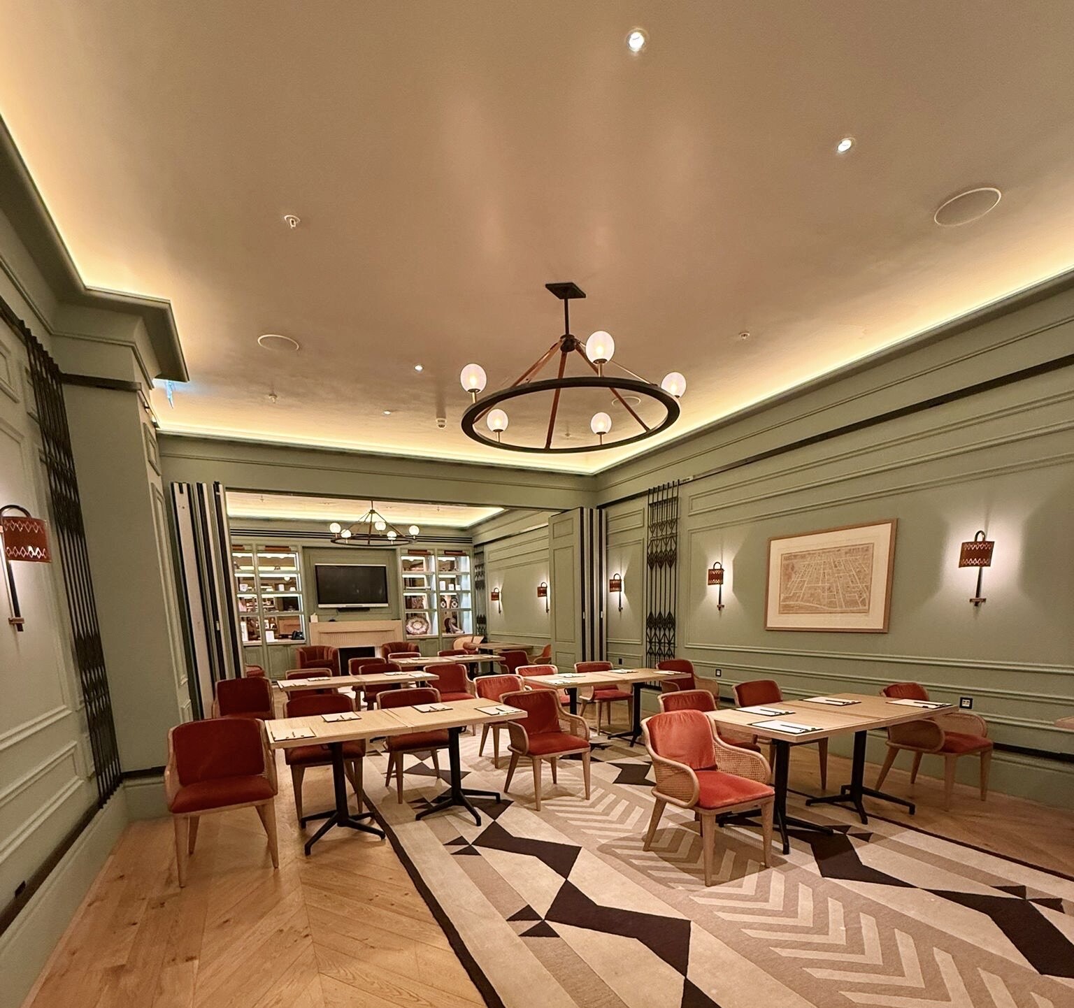 Sophisticated meeting space at Mortise & Tenor, ideal for workshops and gatherings in London.