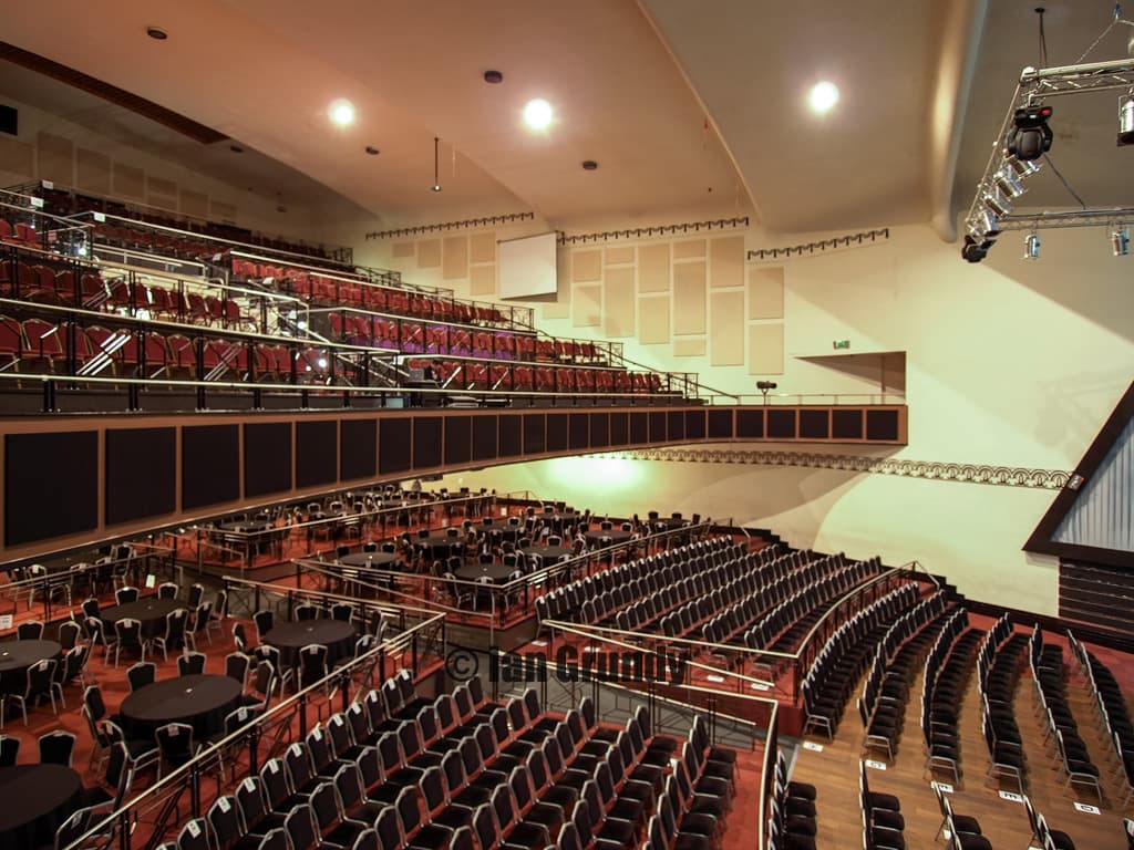 Cinema Suite - l44fno1q5wq.jpg