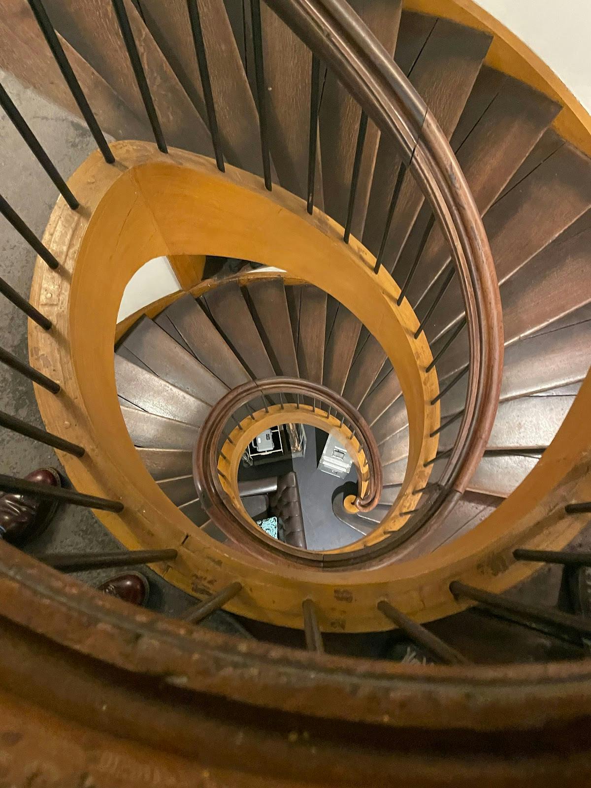 Spiral staircase in Koepelkerk Amsterdam, perfect for elegant events and photography.